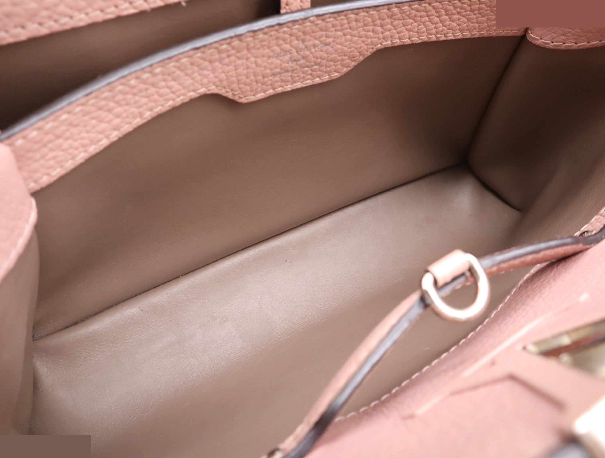Capucines PM Magnolia bag, with shoulder strap, dust bag, and box. RFID verified. — view 8