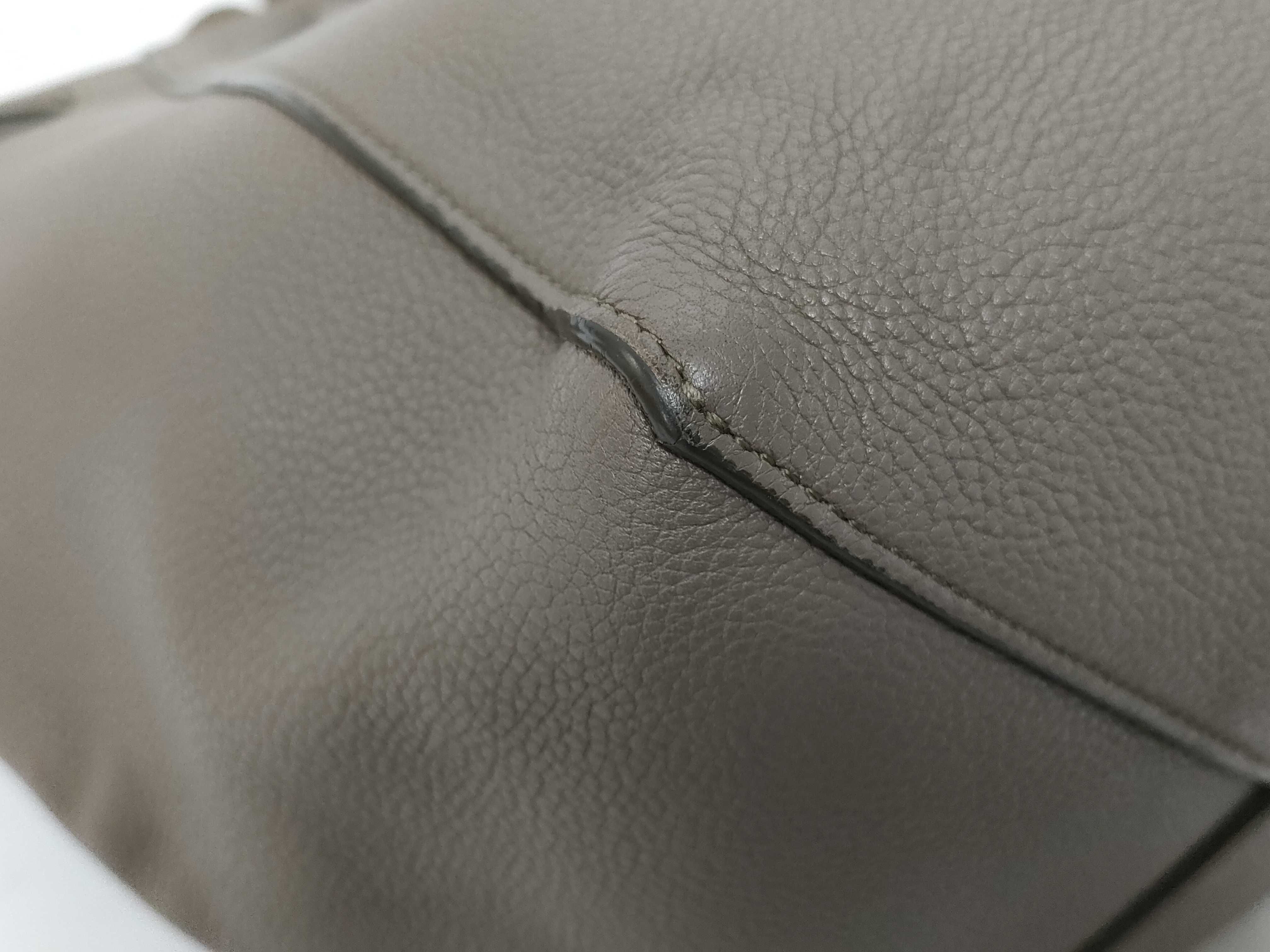 Cabas Phantom Small Leather Shoulder Bag — view 7