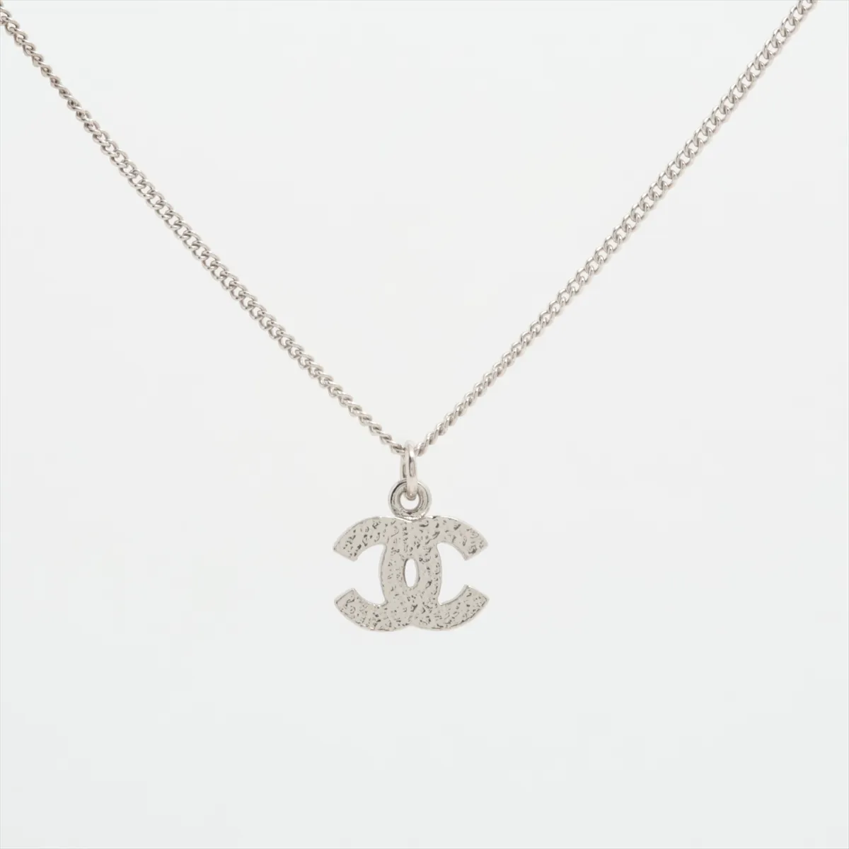 Coco Mark 06V Necklace, Metal x Rhinestone, Silver. — view 2