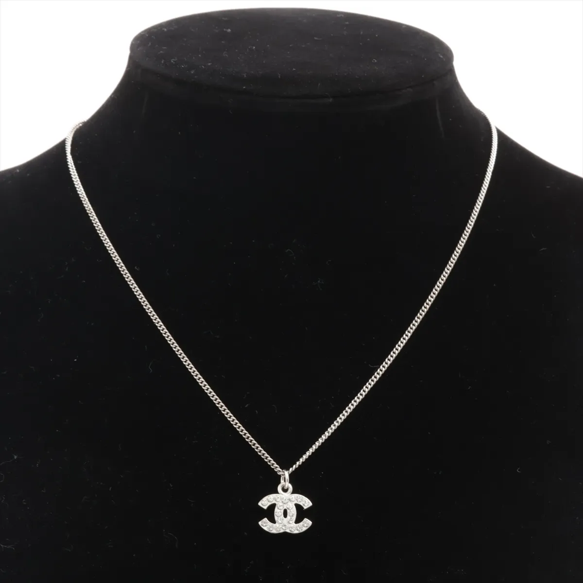 Coco Mark 06V Necklace, Metal x Rhinestone, Silver. — view 5