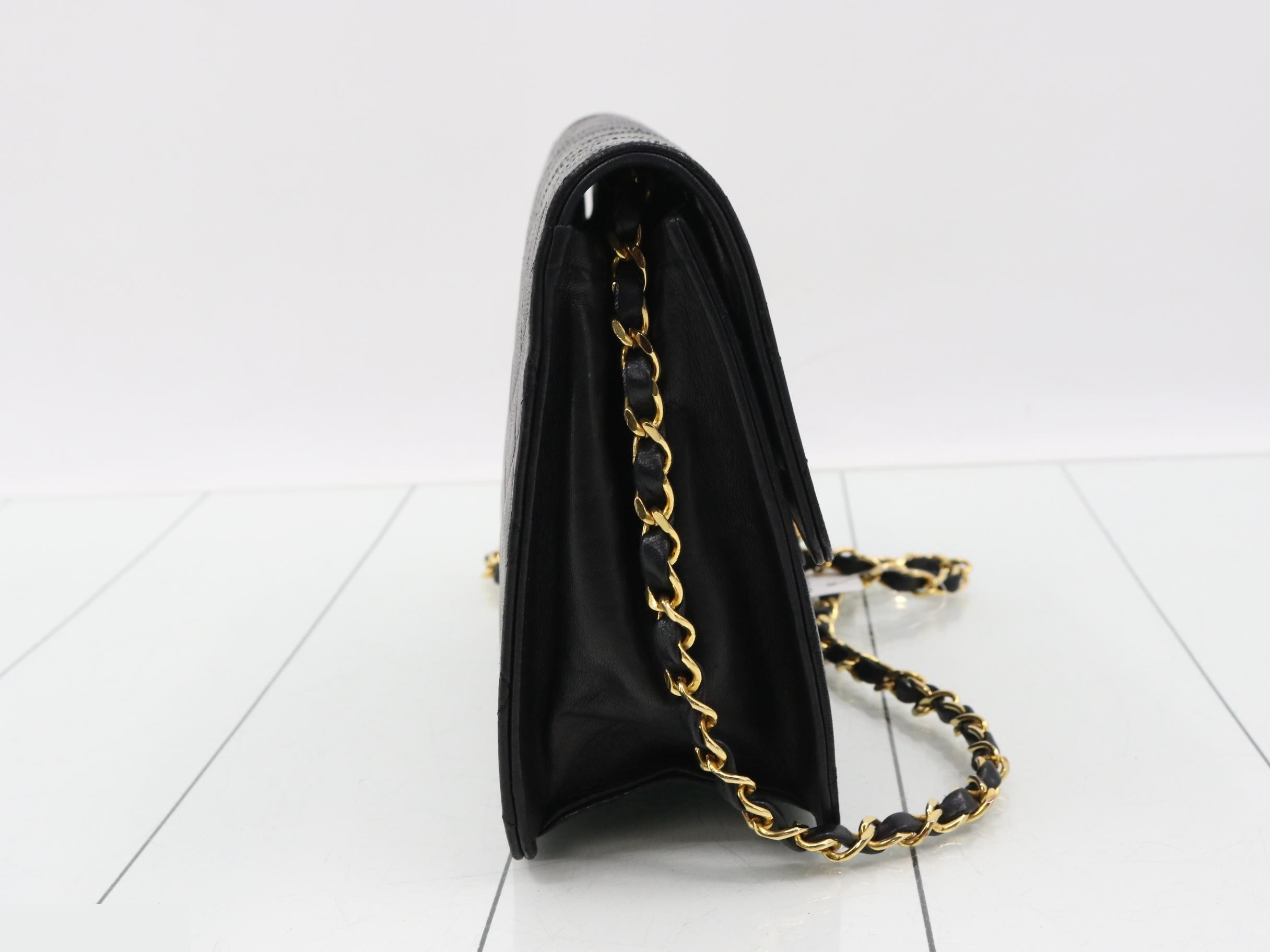 Matelassé (bag) - Chain shoulder bag — view 4