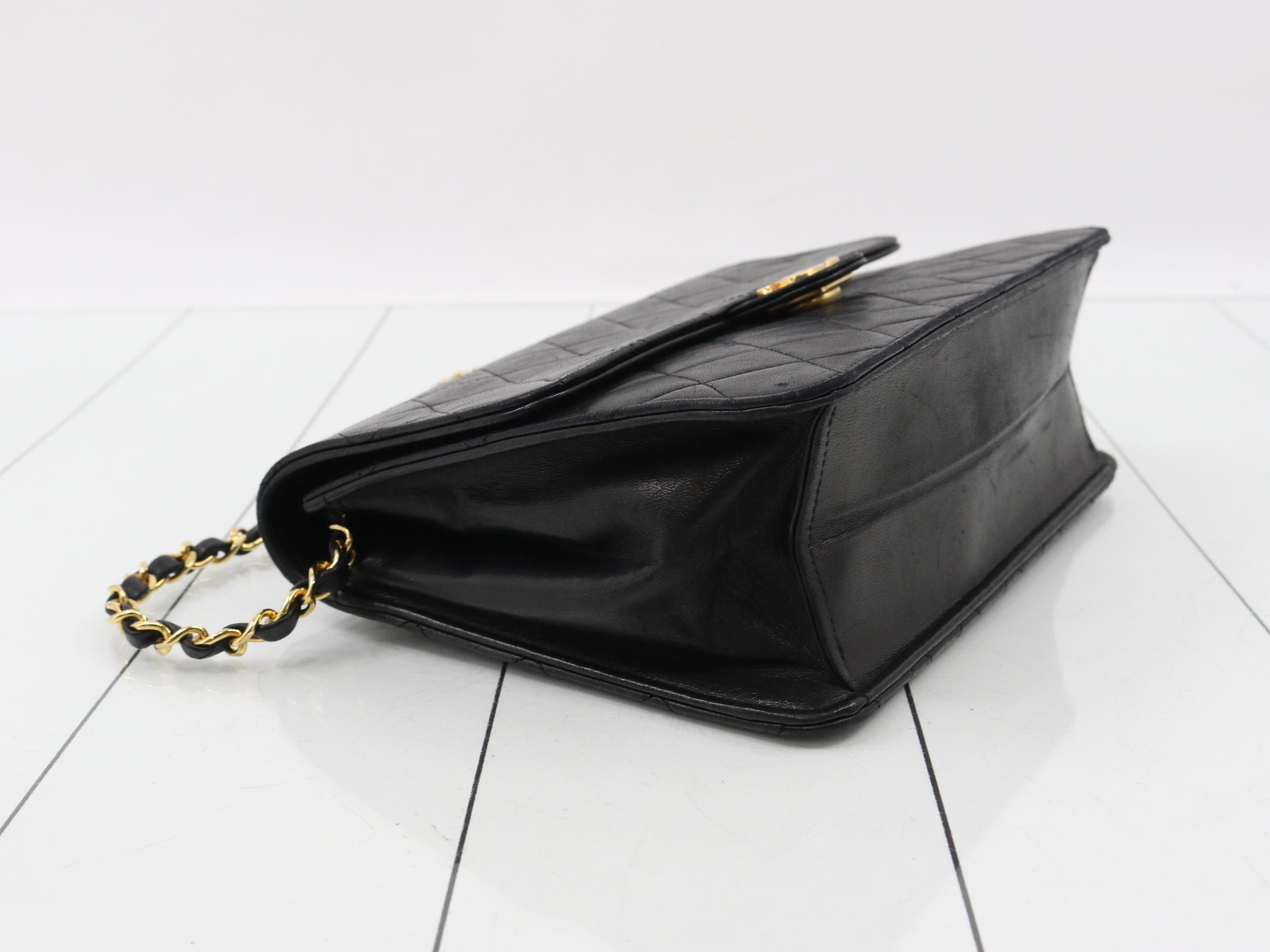 Matelassé (bag) - Chain shoulder bag — view 5