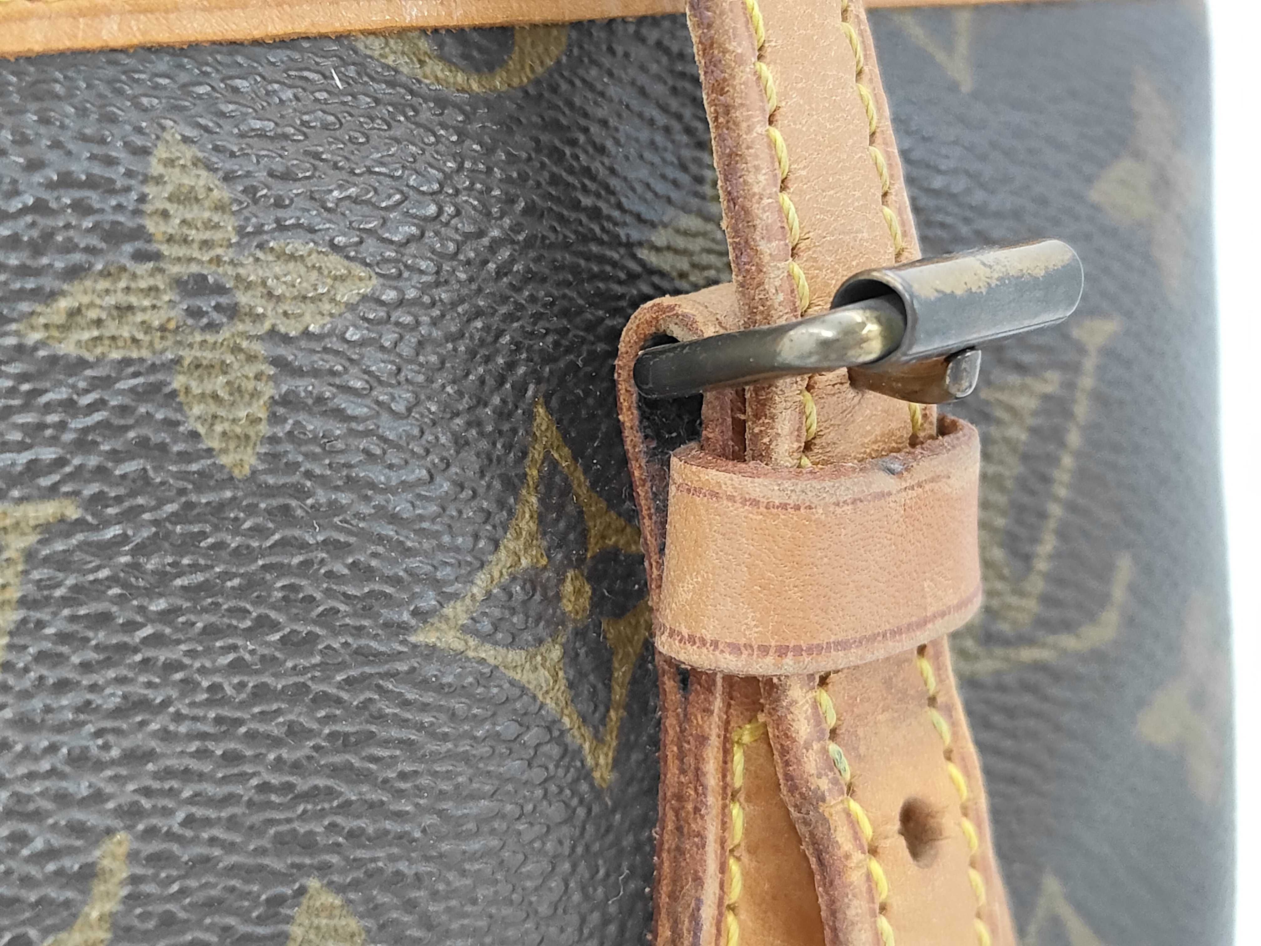 Monogram Bucket PM FL0031 Shoulder Bag — view 3