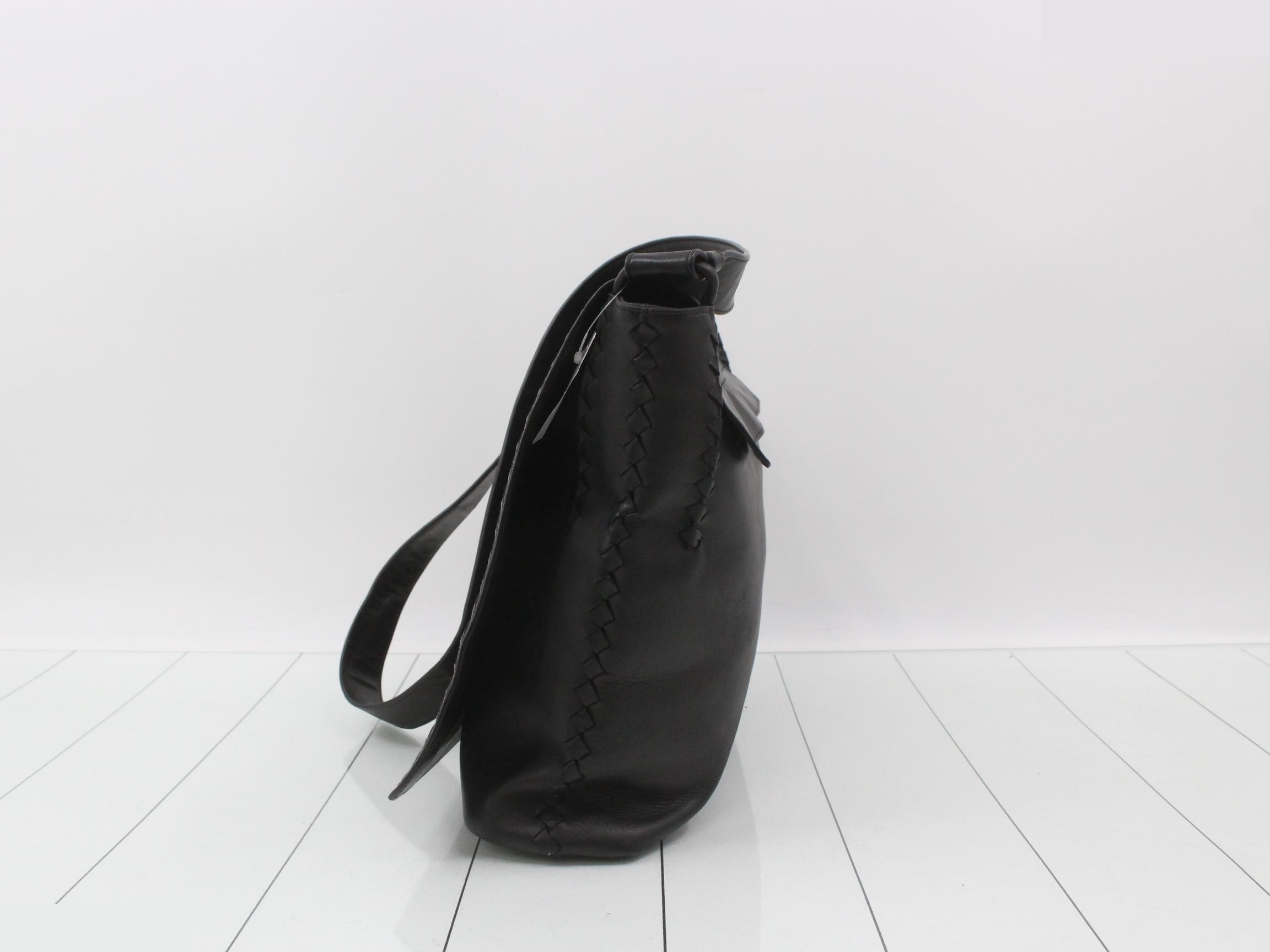 Intrecciato Leather Messenger Bag, Black — view 3