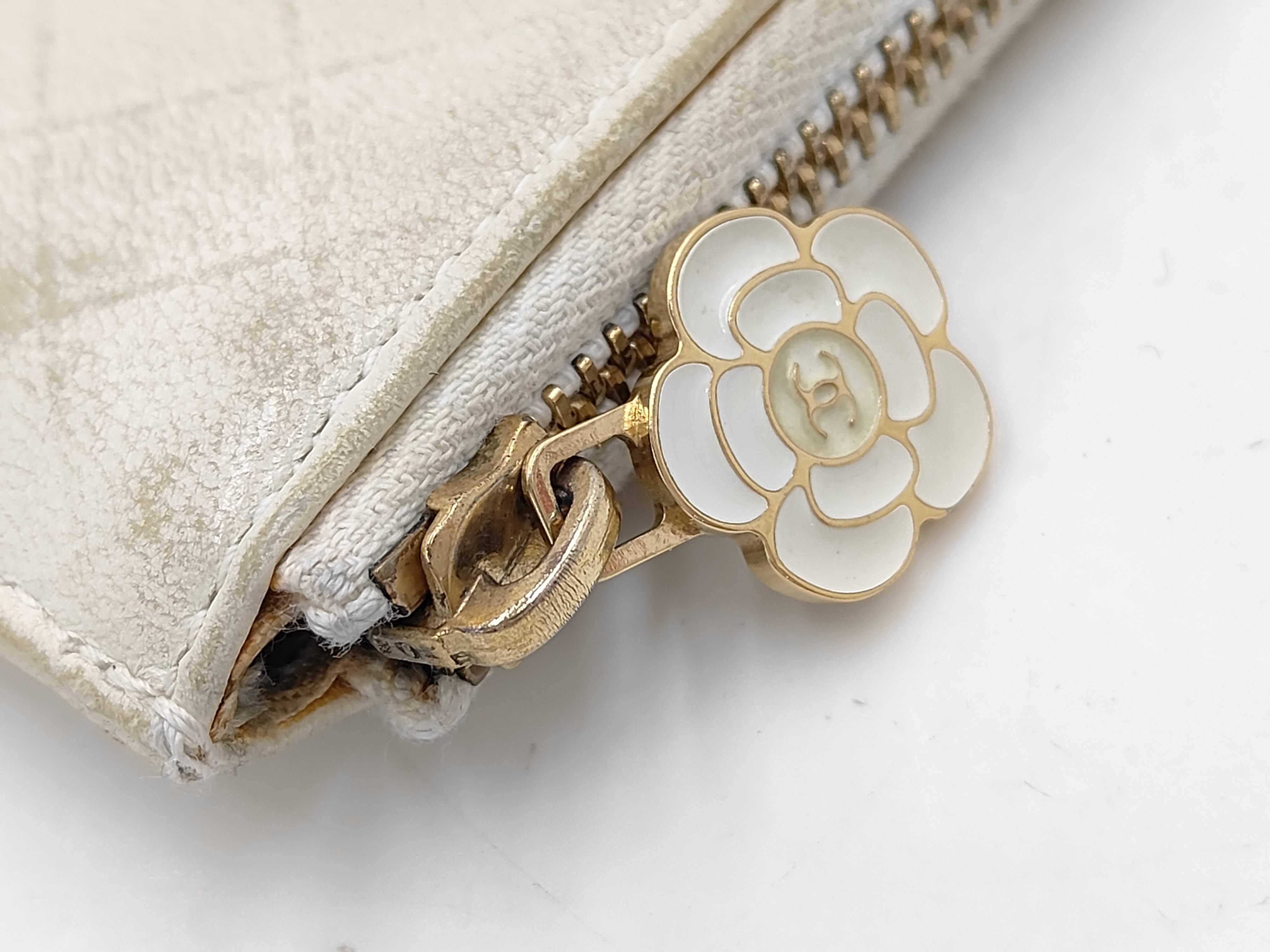 coin case with camellia charm, ivory, serial number 9. — view 4