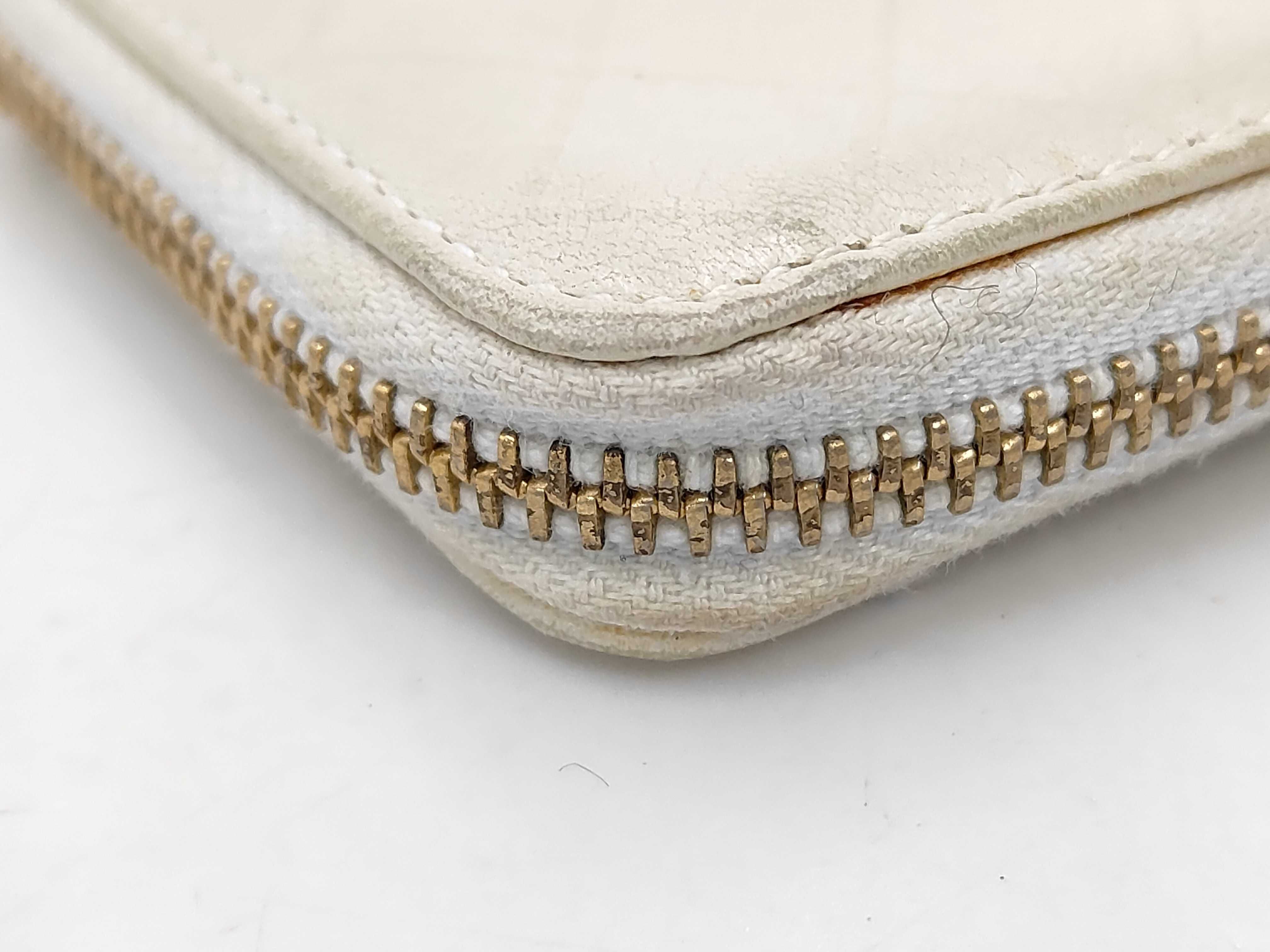 coin case with camellia charm, ivory, serial number 9. — view 5