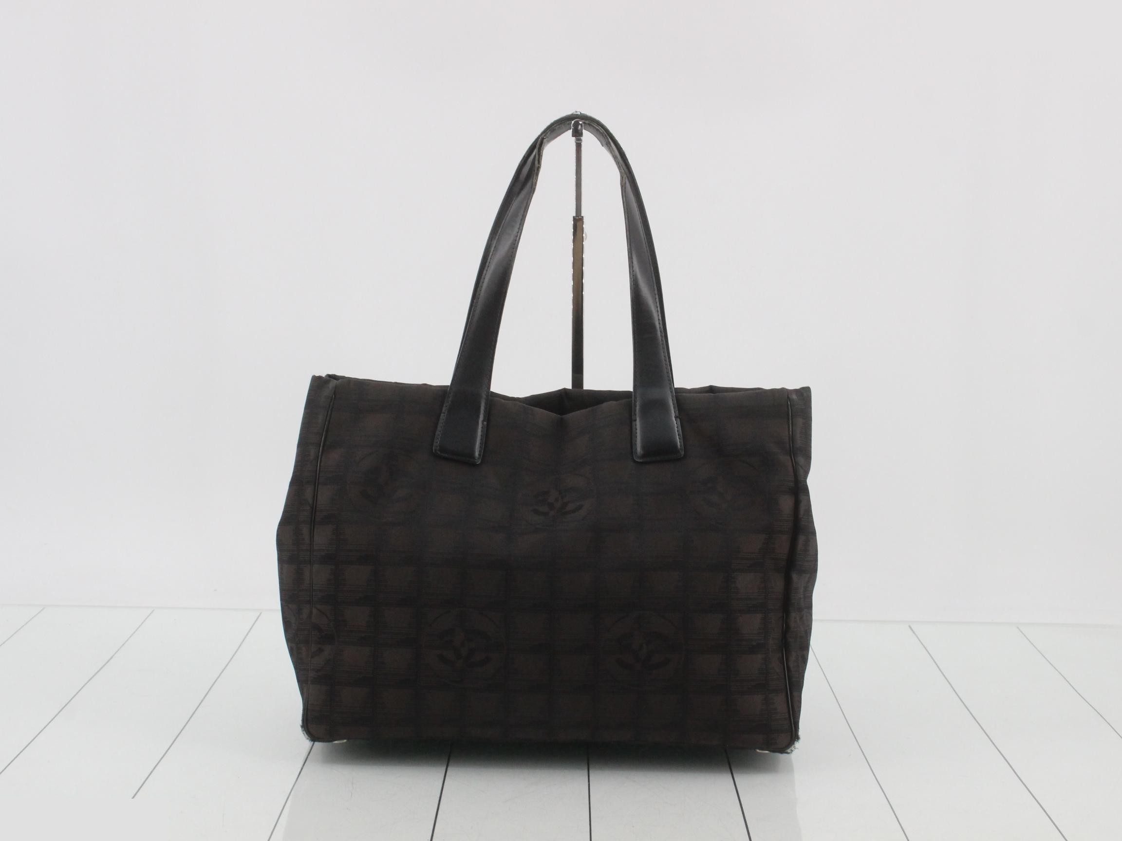 New Travel Line Tote MM, Nylon/Leather, Brown, Series 9 — view 2