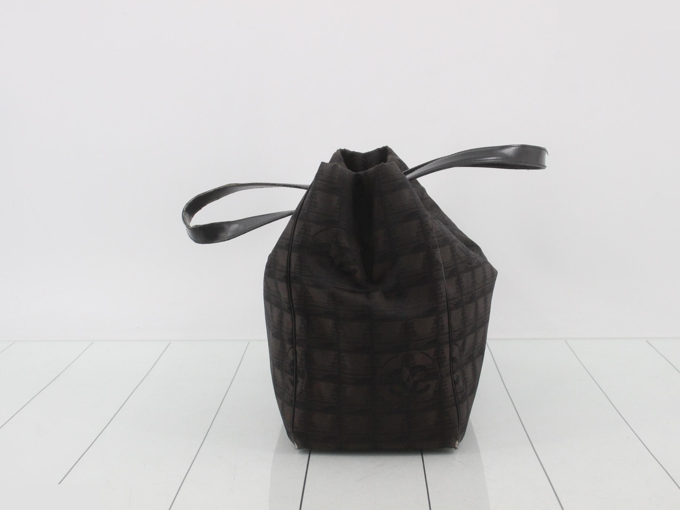 New Travel Line Tote MM, Nylon/Leather, Brown, Series 9 — view 3