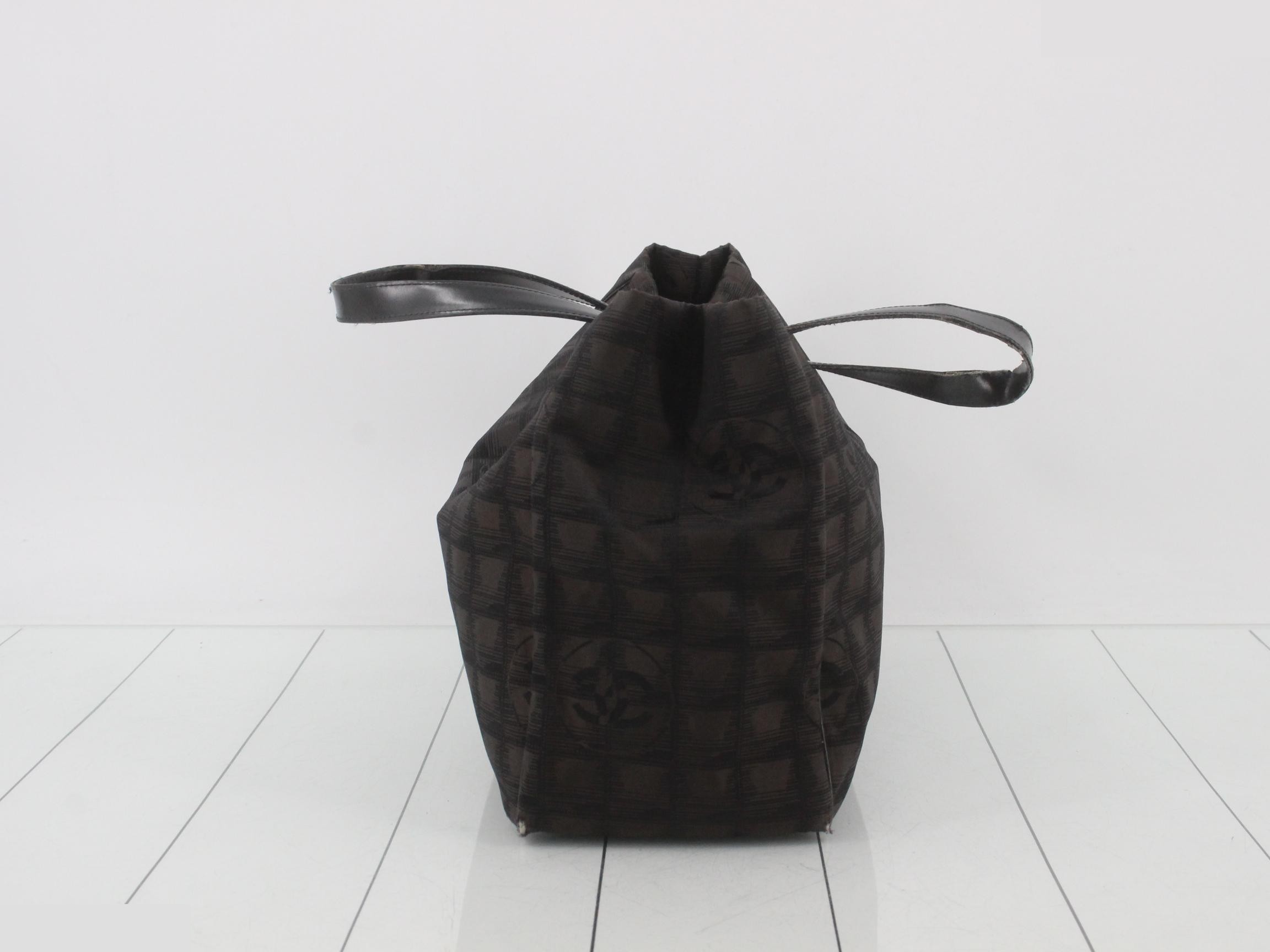 New Travel Line Tote MM, Nylon/Leather, Brown, Series 9 — view 4