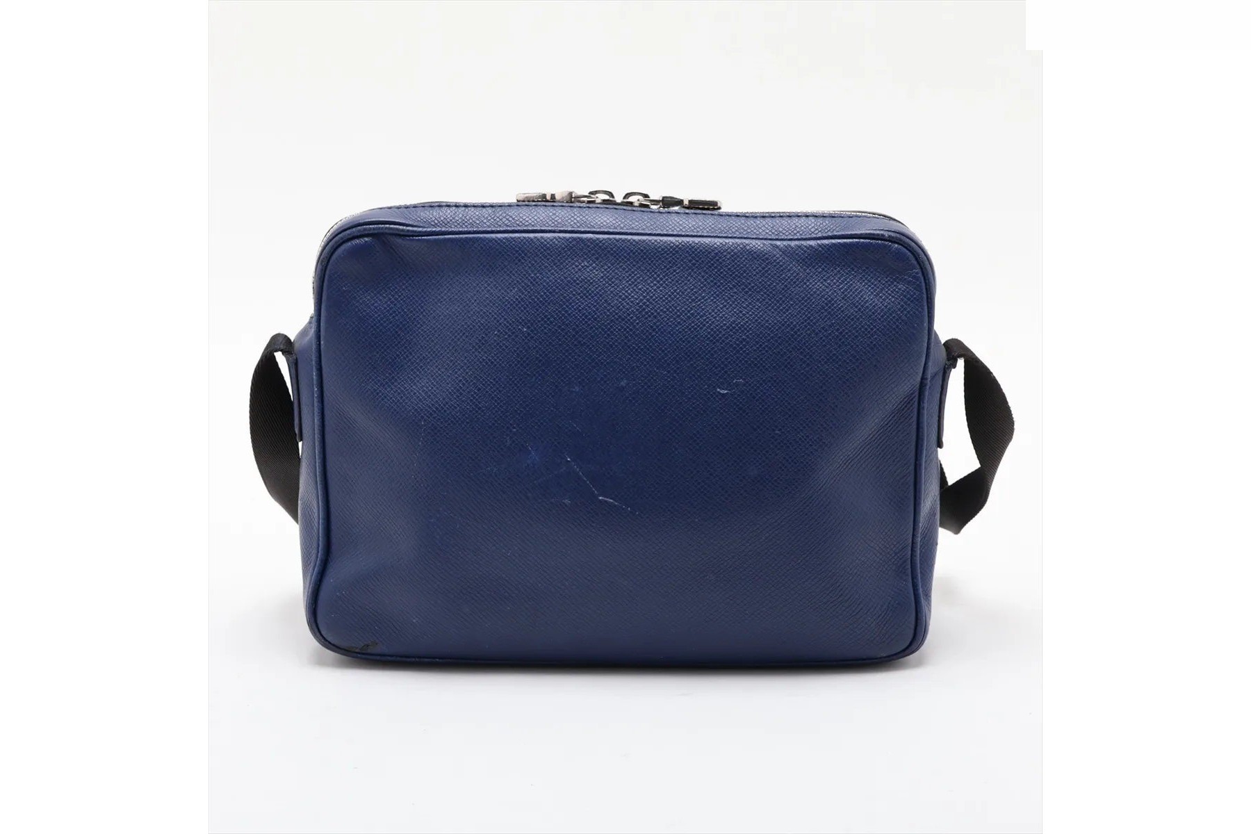 Taiga Outdoor Messenger PM M33437 Leather Shoulder Bag — view 2