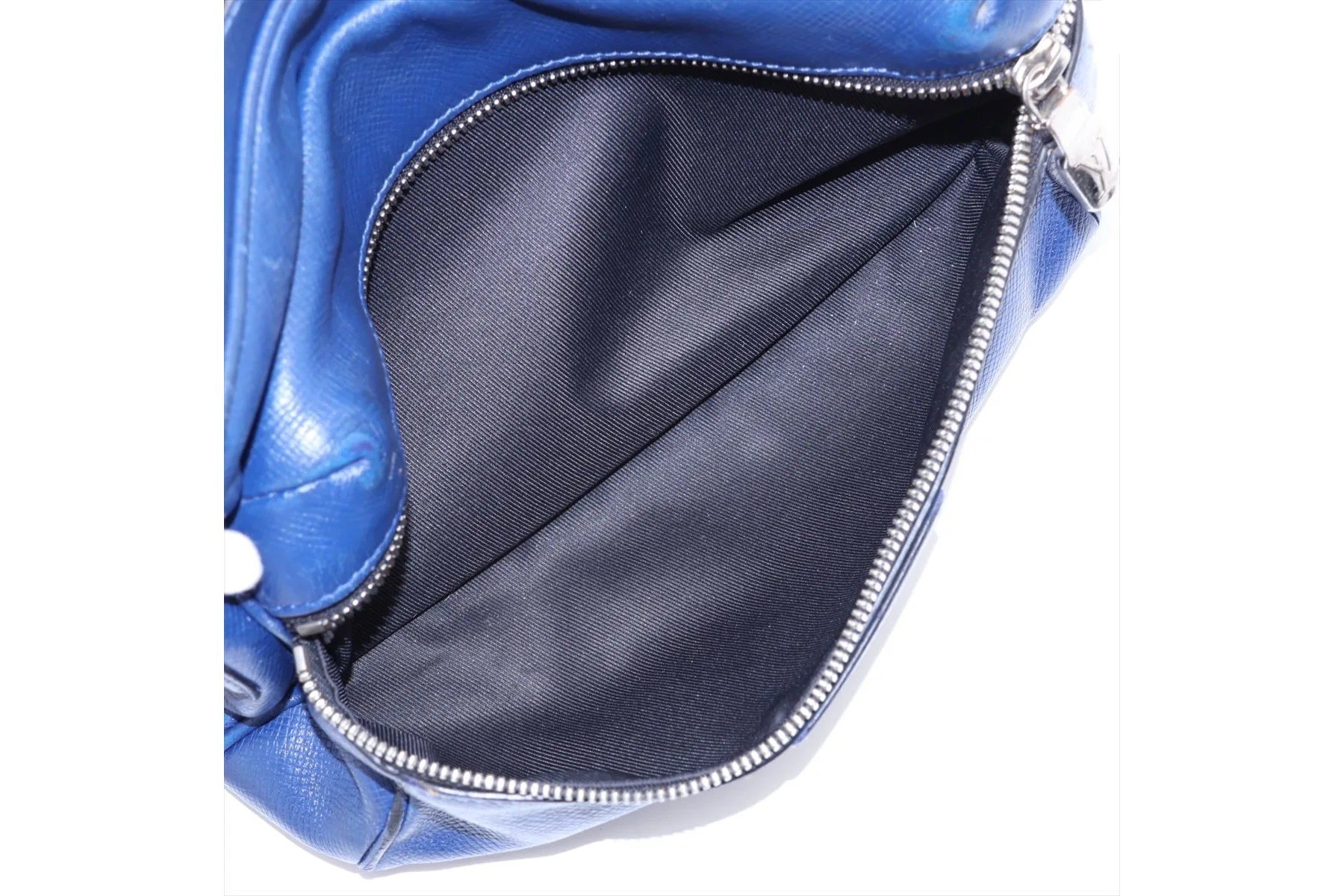 Taiga Outdoor Messenger PM M33437 Leather Shoulder Bag — view 8