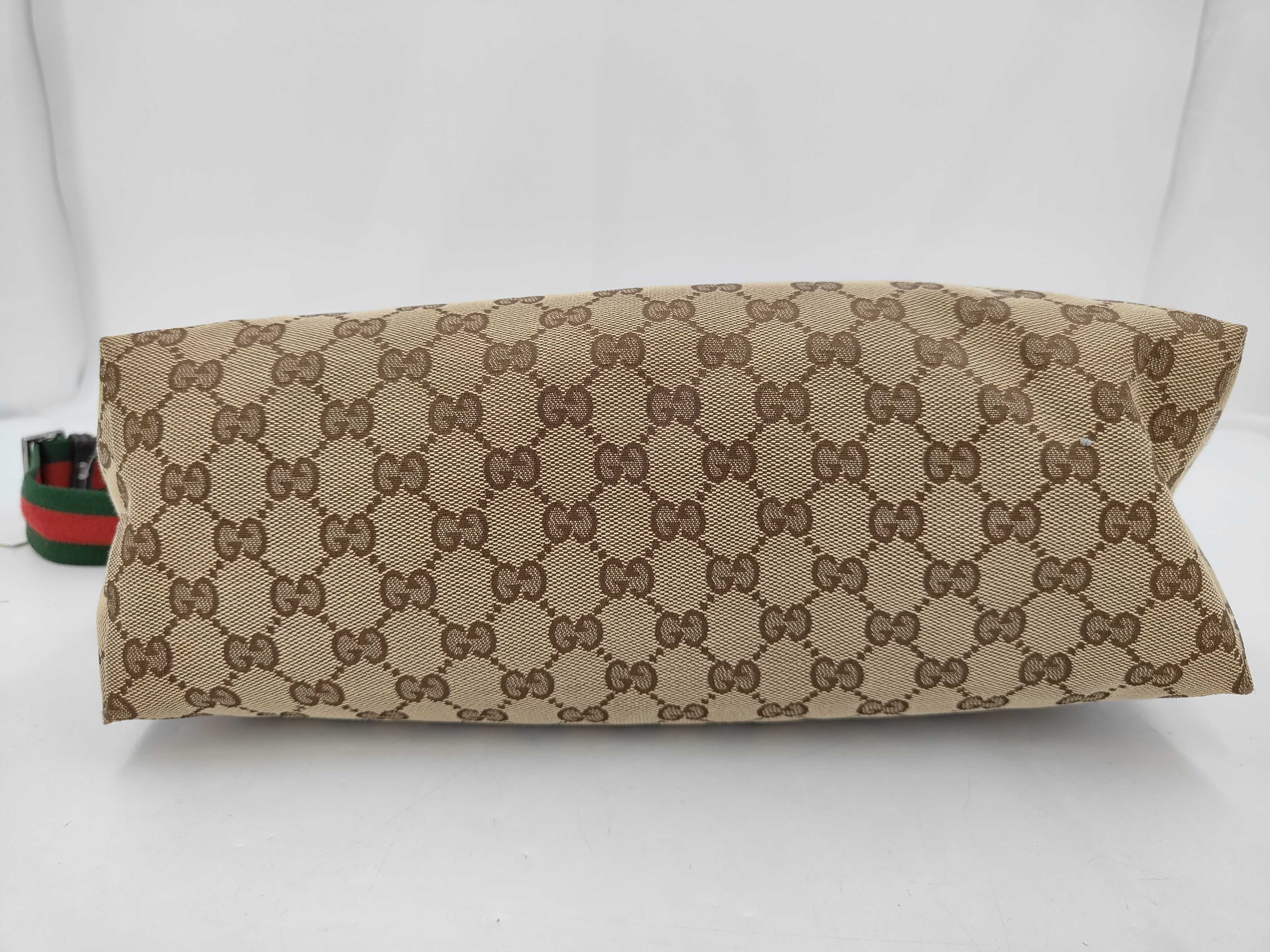 GG Canvas 189751 Shoulder Bag — view 4