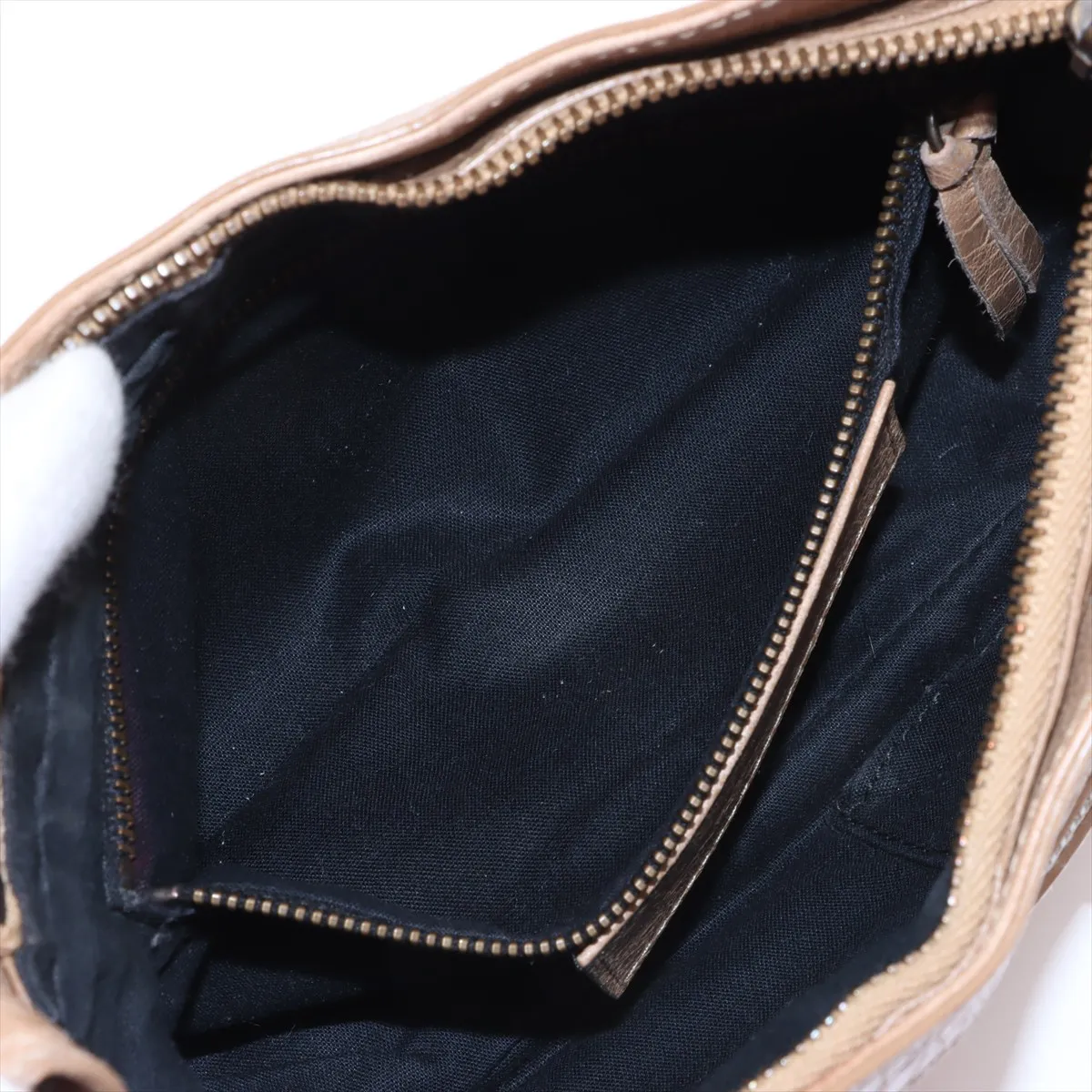 The Hip Leather Shoulder Bag Beige 242803 with Mirror — view 7