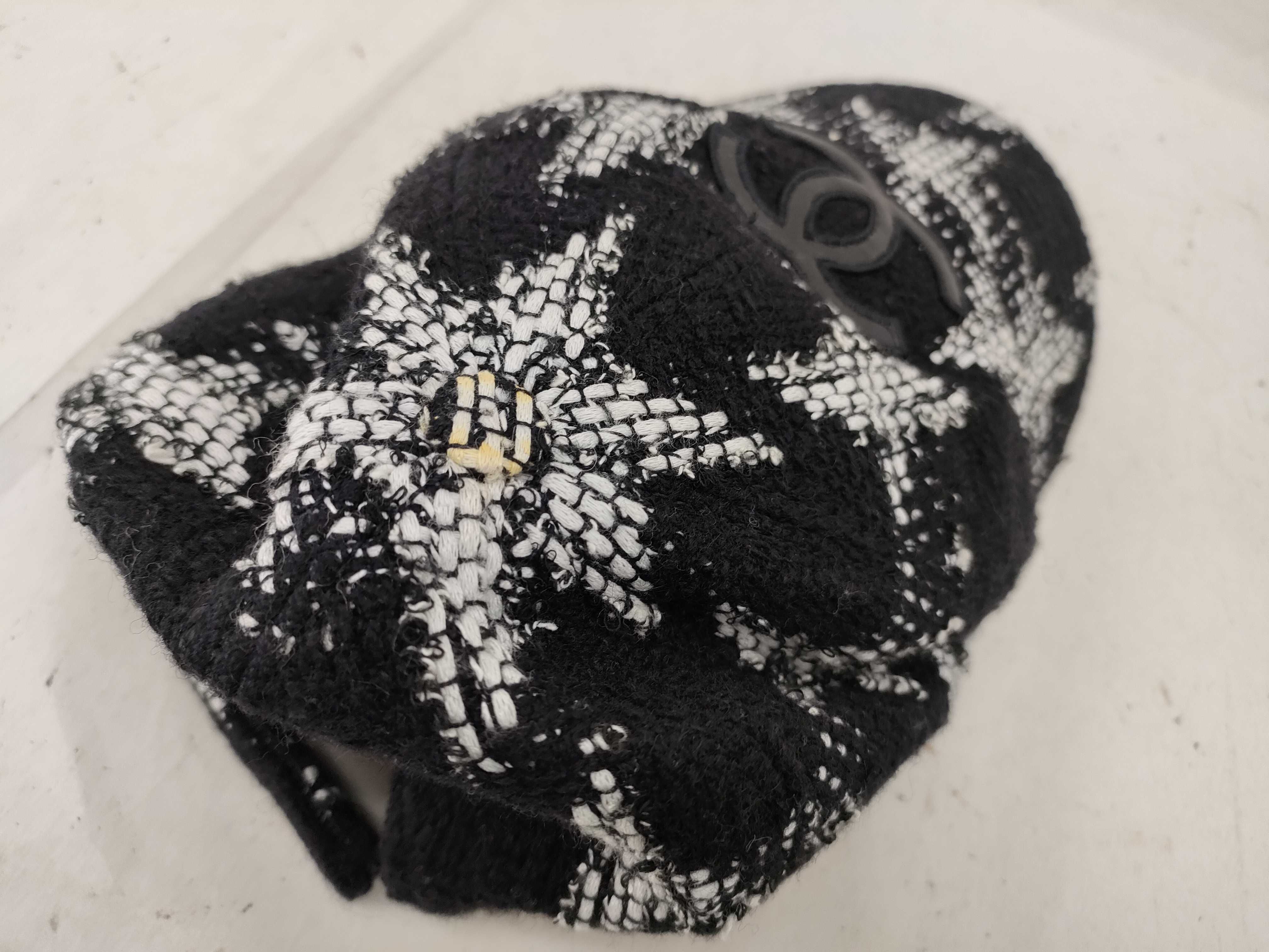 Cap and other accessories — view 4