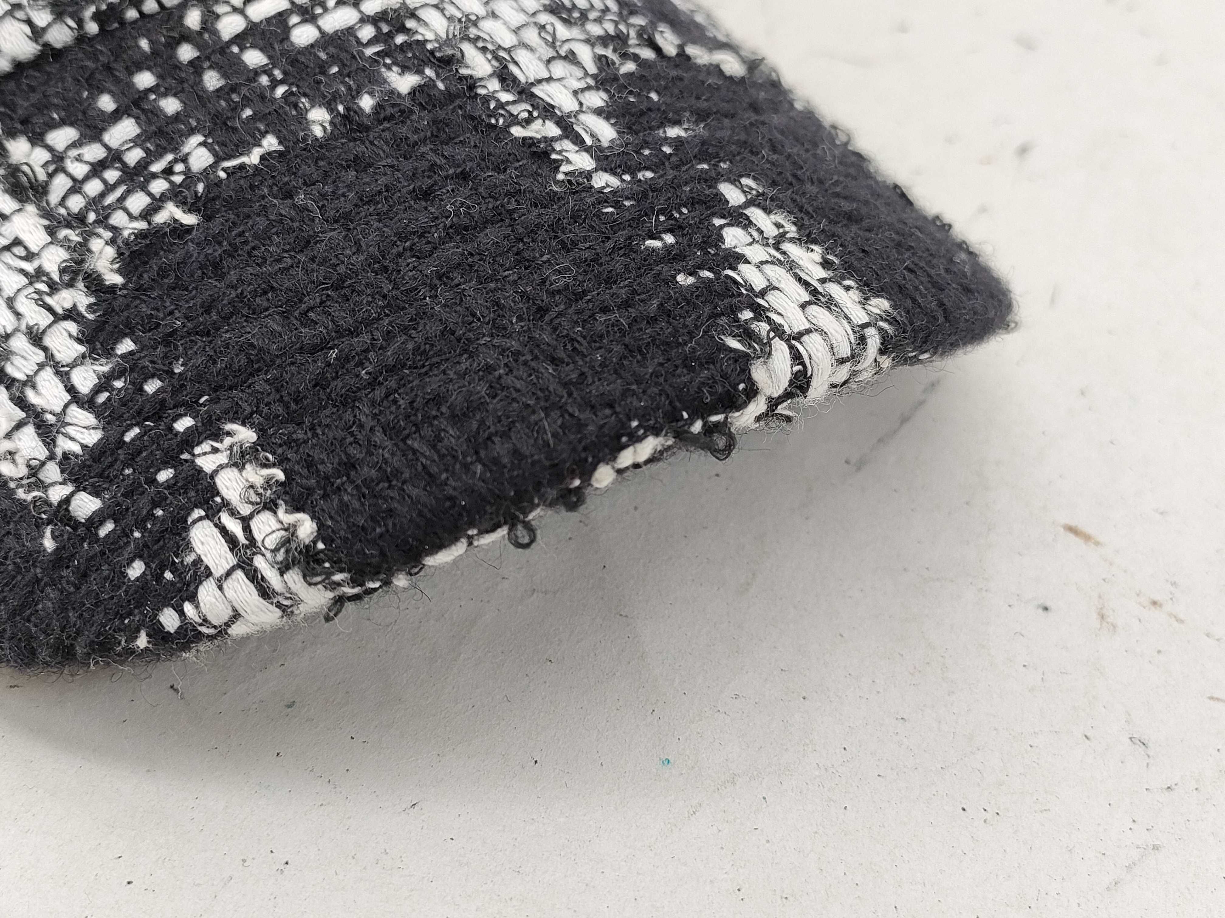 Cap and other accessories — view 9