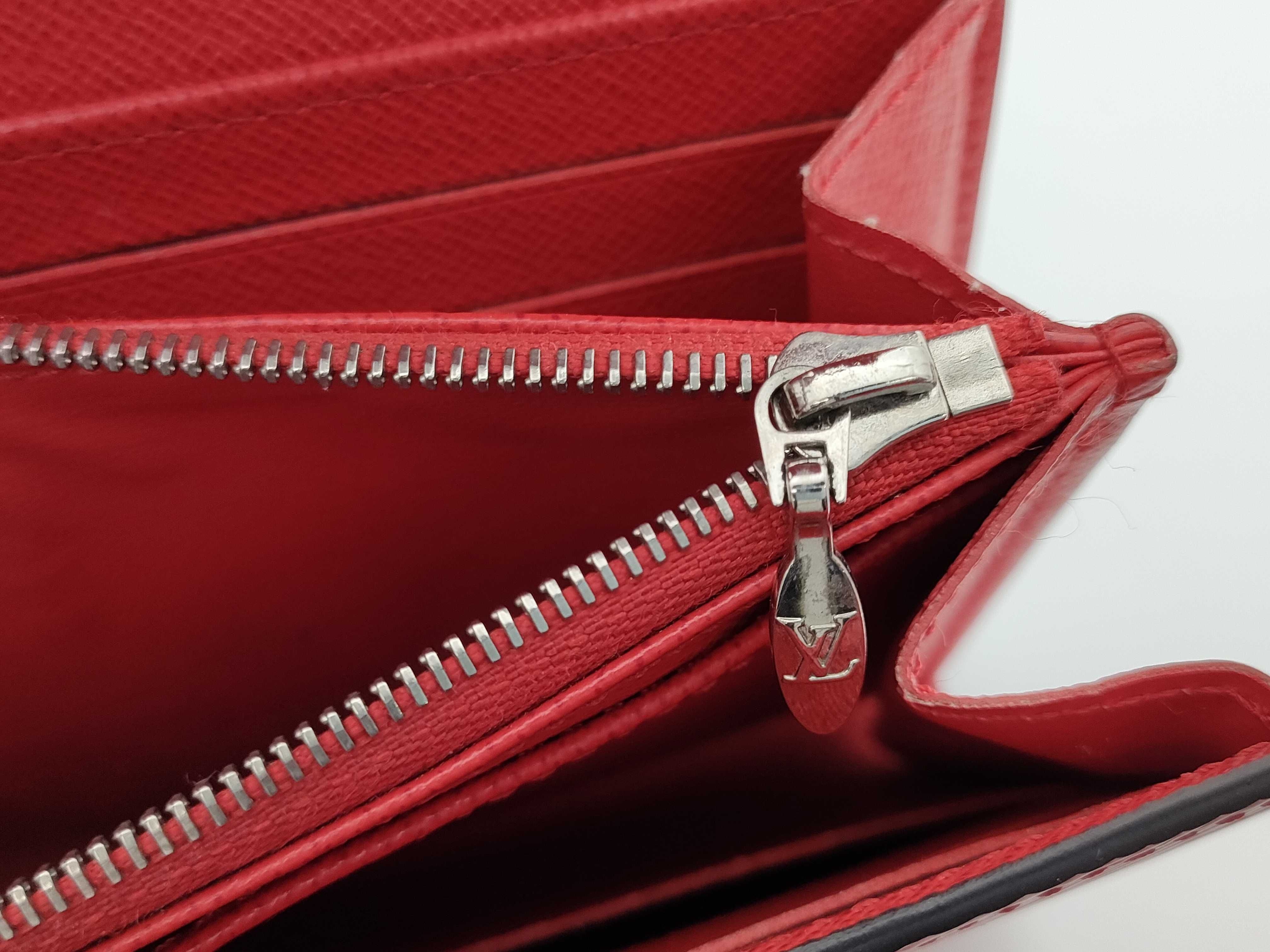 Epi Portefeuille Twist Long Wallet, Red — view 9