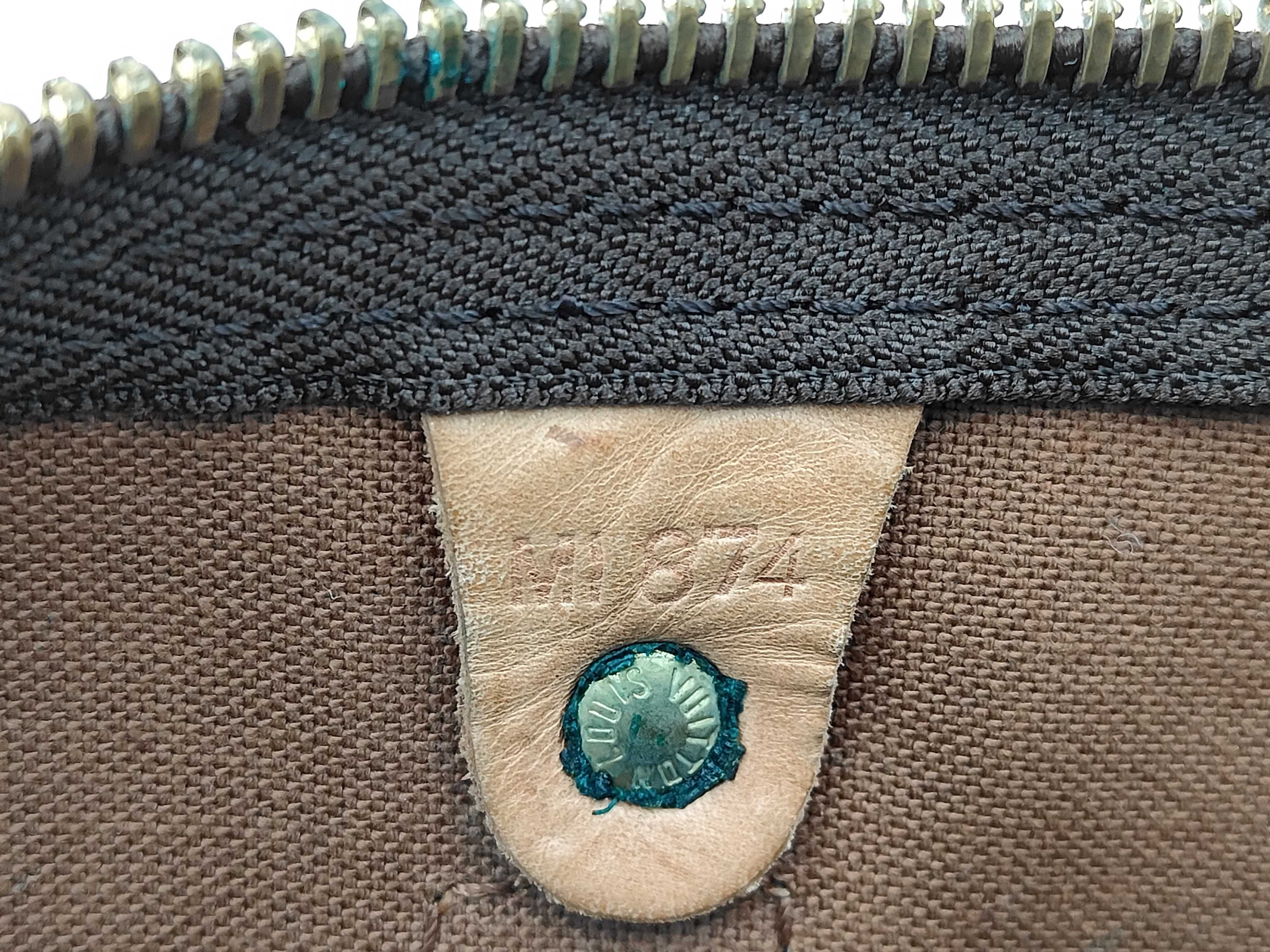 LV Keepall 55 Boston Bag — view 11