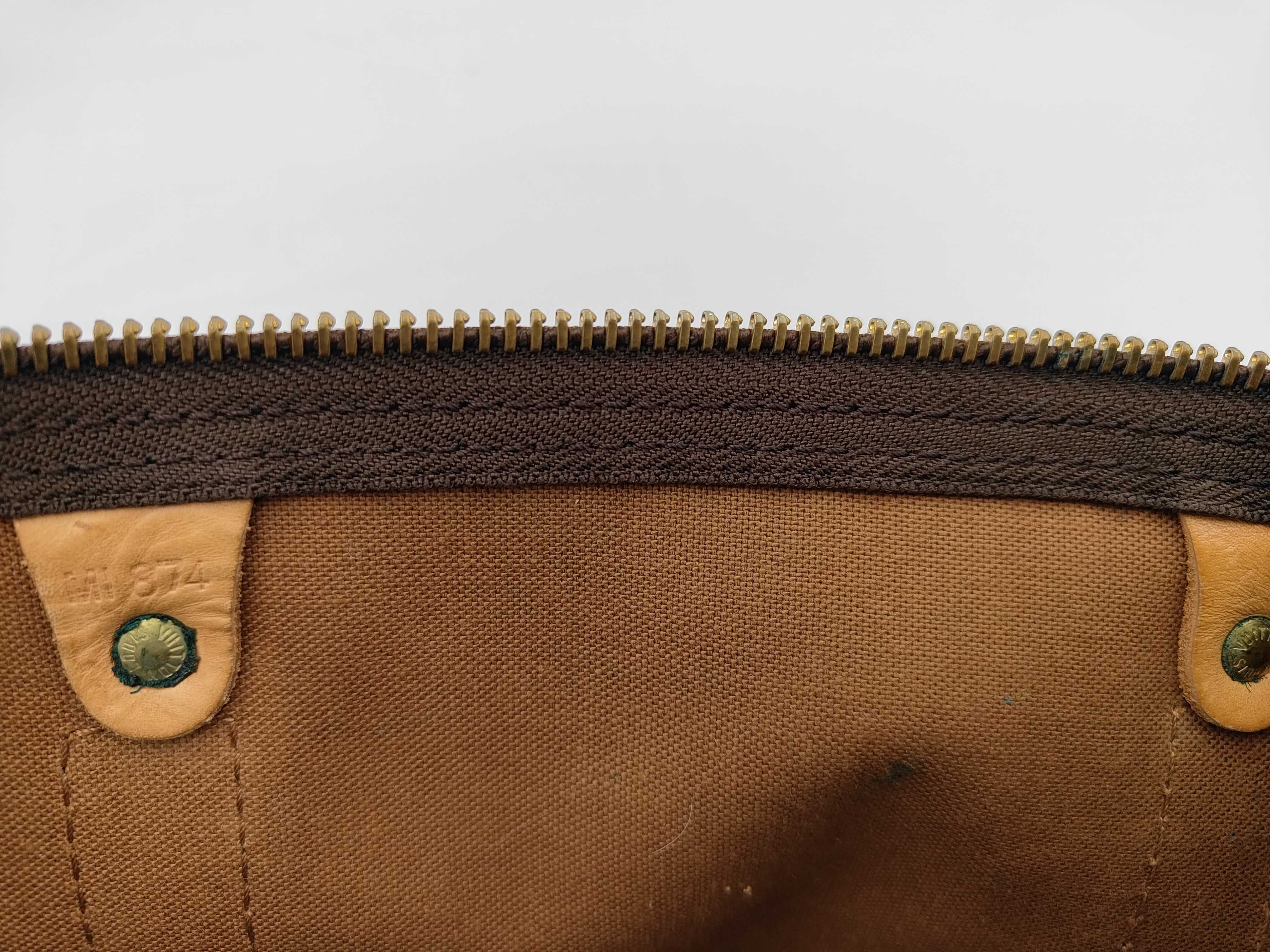 LV Keepall 55 Boston Bag — view 10