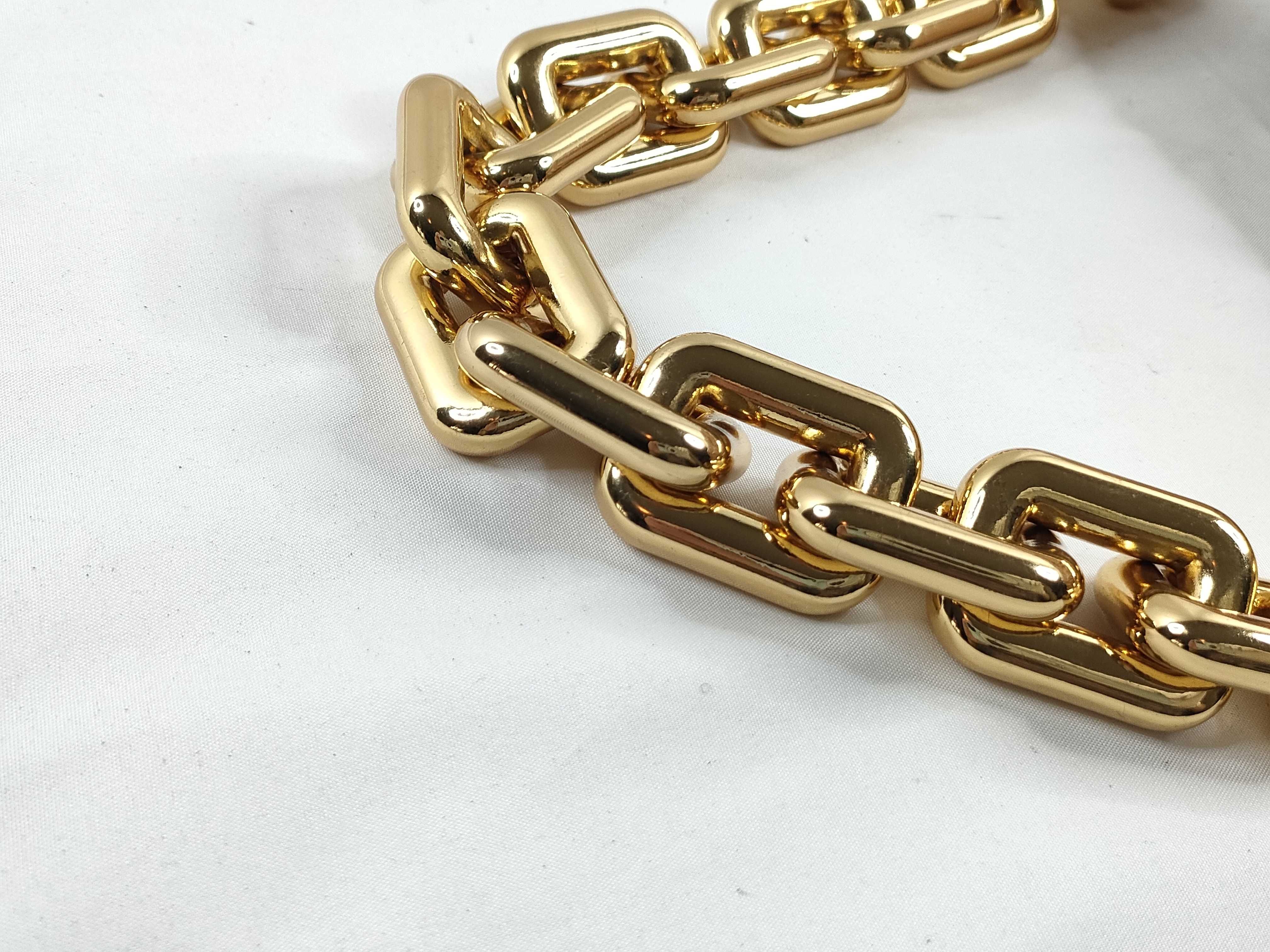 The Chain Pouch Beige Shoulder Bag — view 7