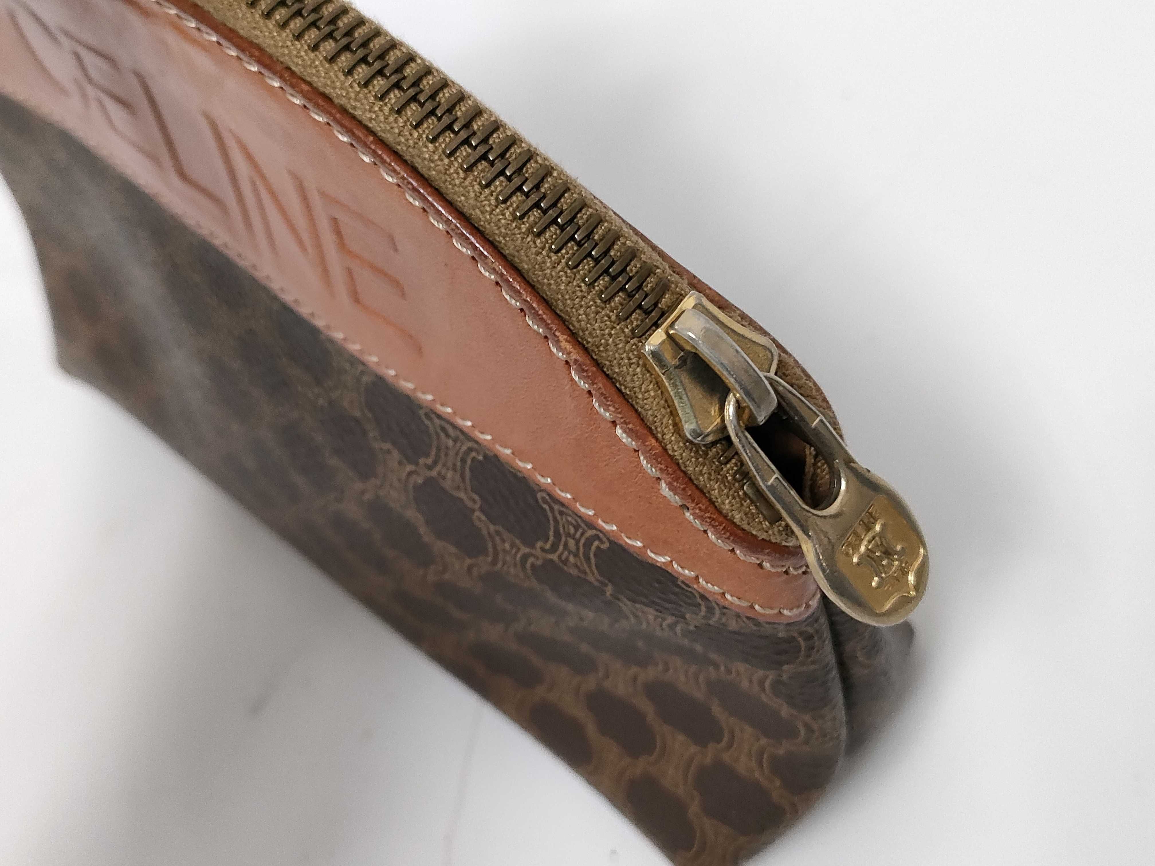 pouch — view 3