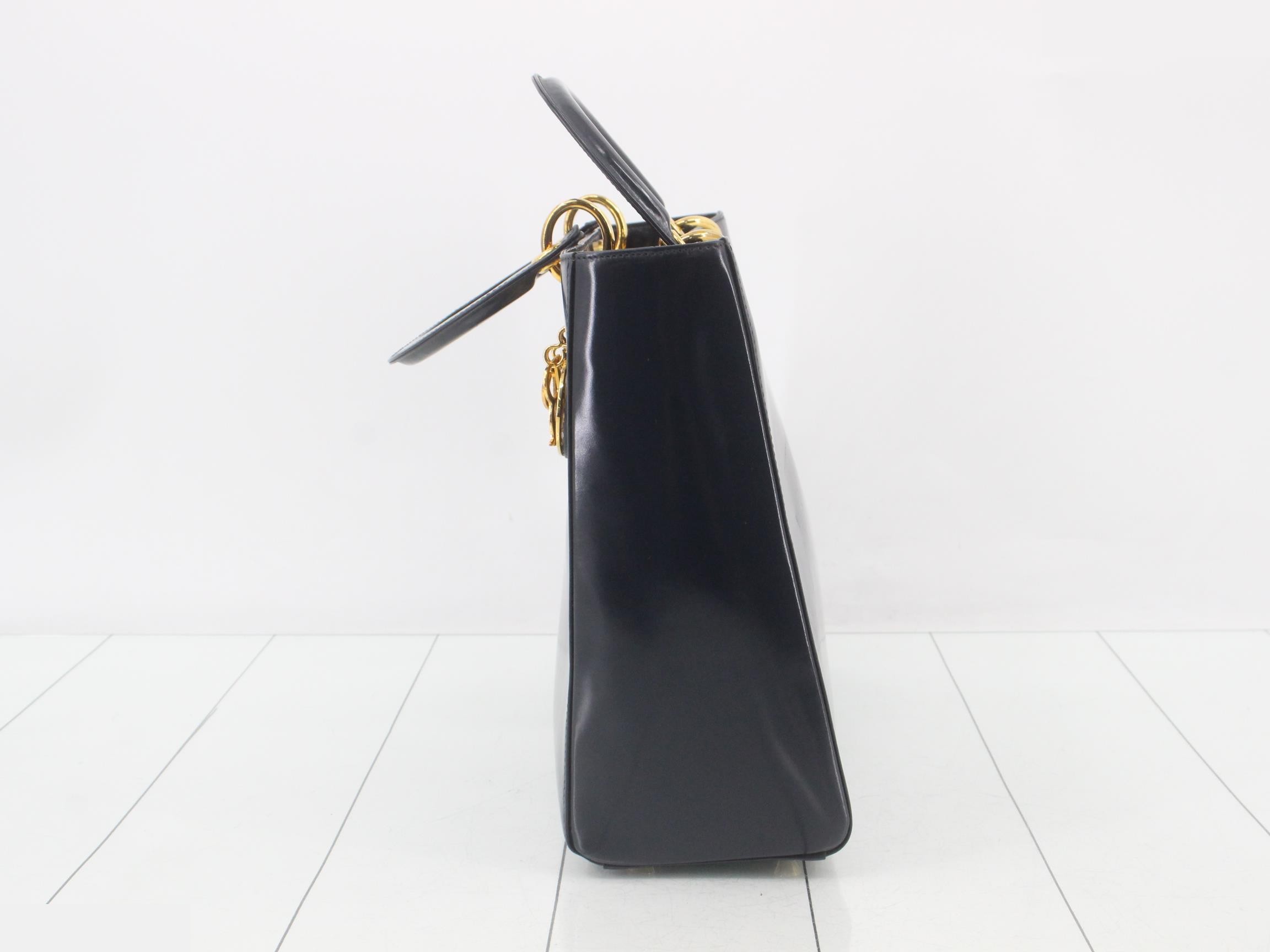 handbag — view 3