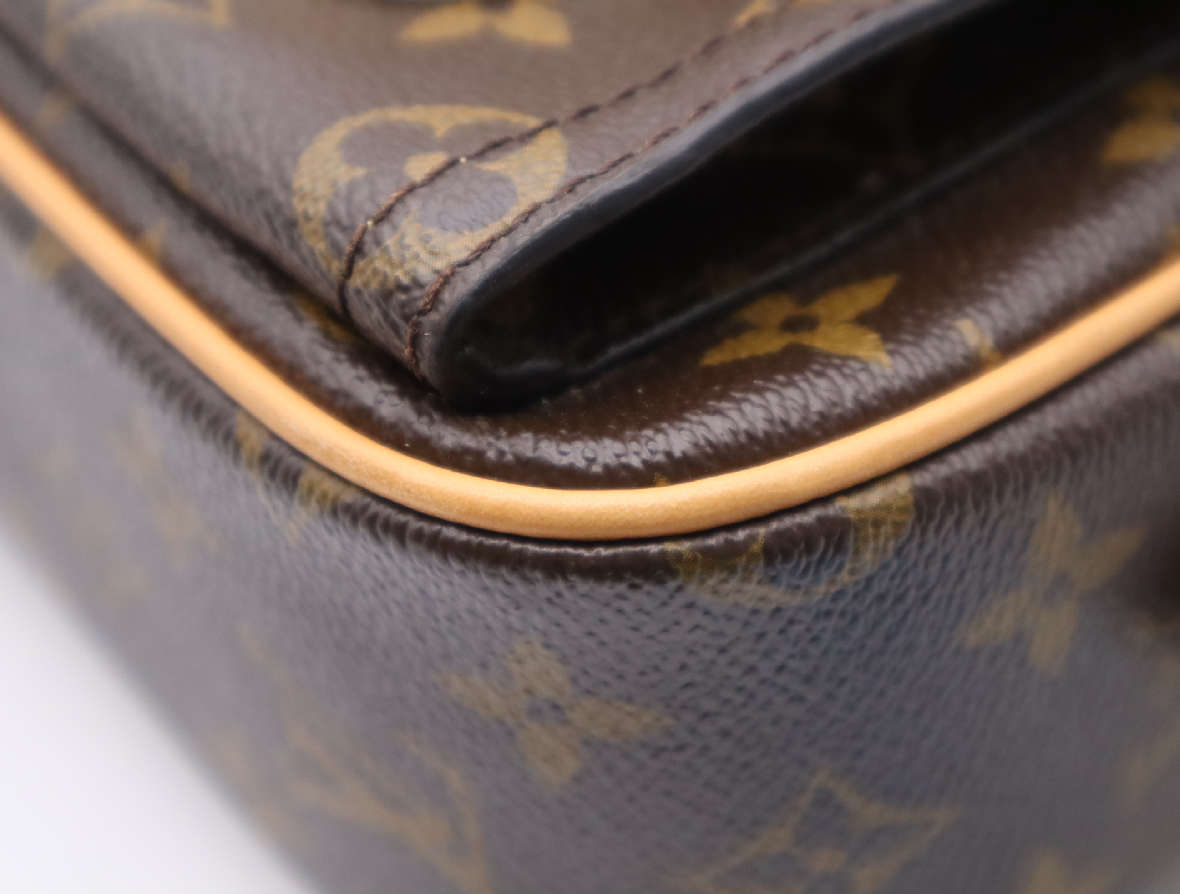 M40027 Monogram Hudson PM Shoulder Bag — view 7