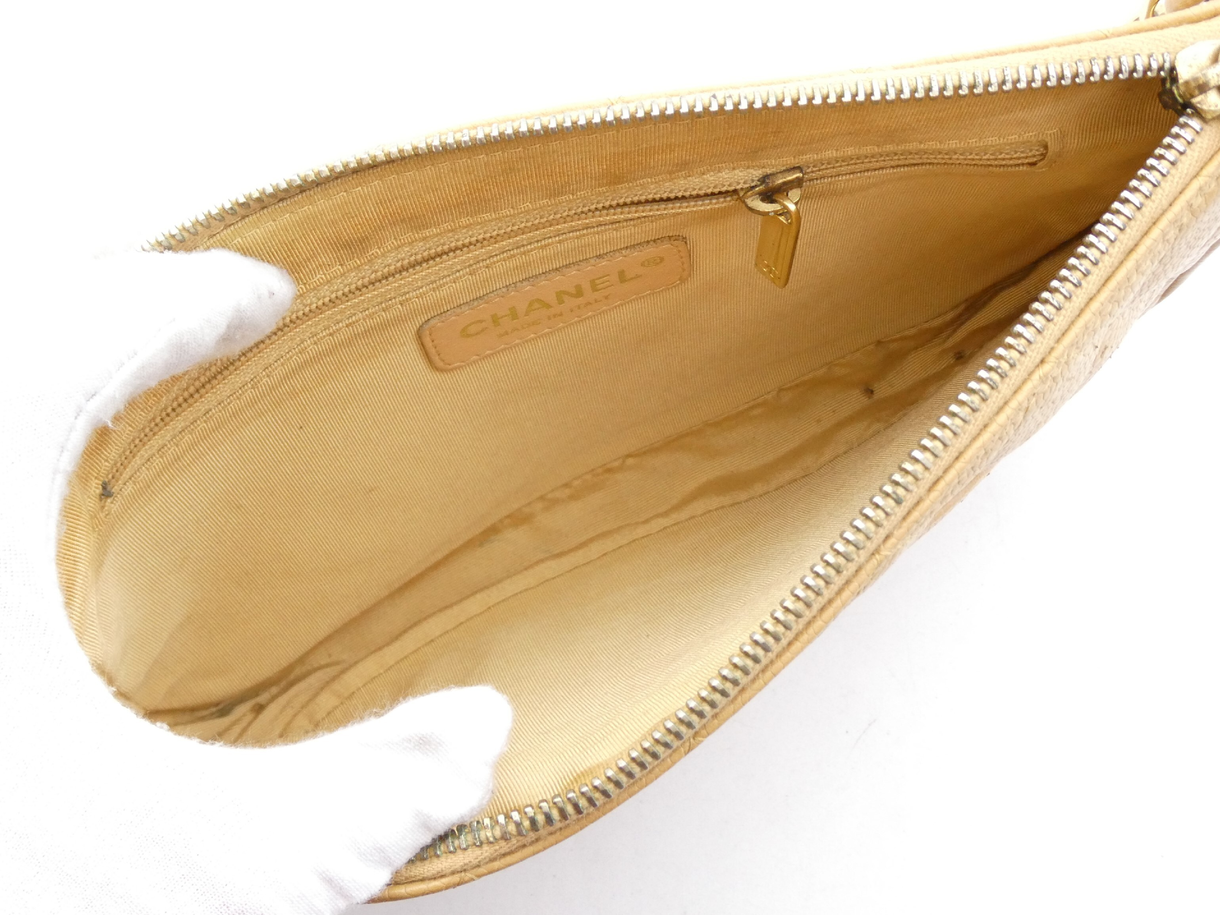 Matelasse Cocomark Caviar Skin Chain Shoulder Bag — view 8