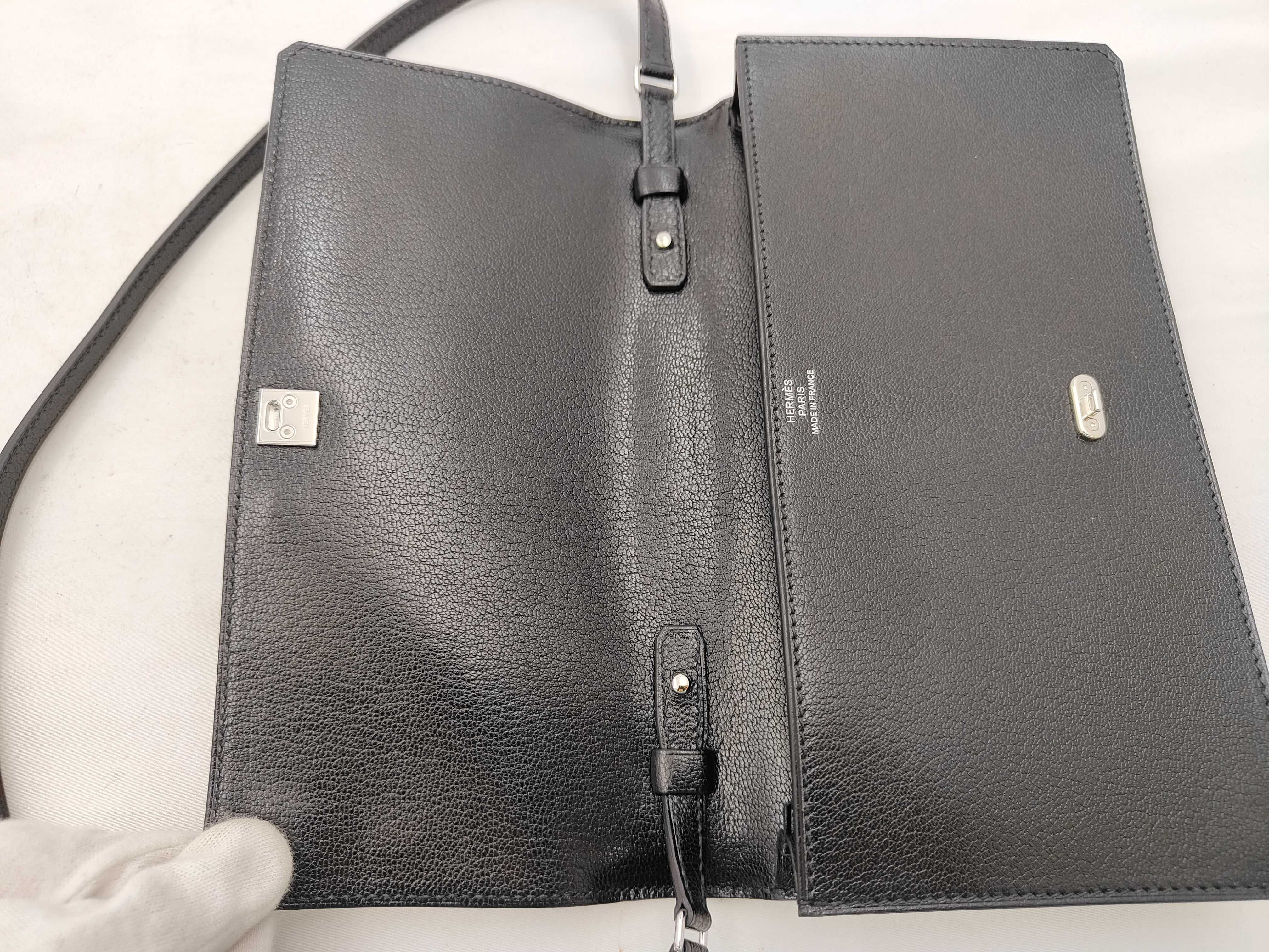 Medor To Go Black Silver Hardware Chevre Leather Shoulder Bag (G Stamp) — view 8