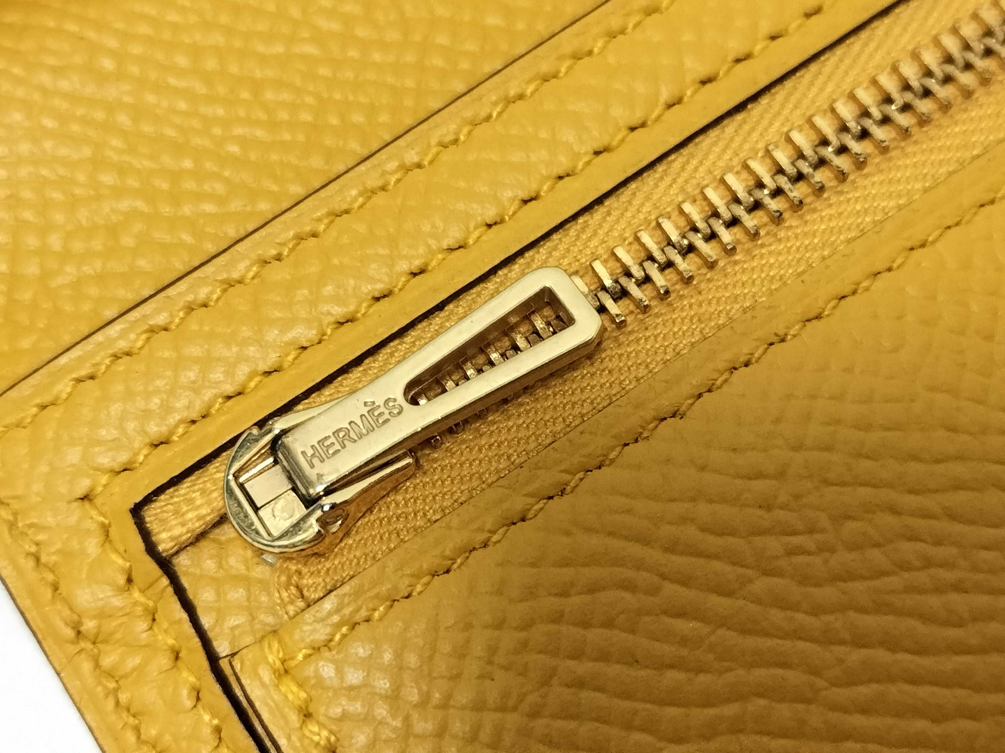 Bearn Long Wallet, Bearn Soufflé, Jaune Ambre, Veau Epsom Leather, C Stamp, Gold Hardware, Wallet — view 7
