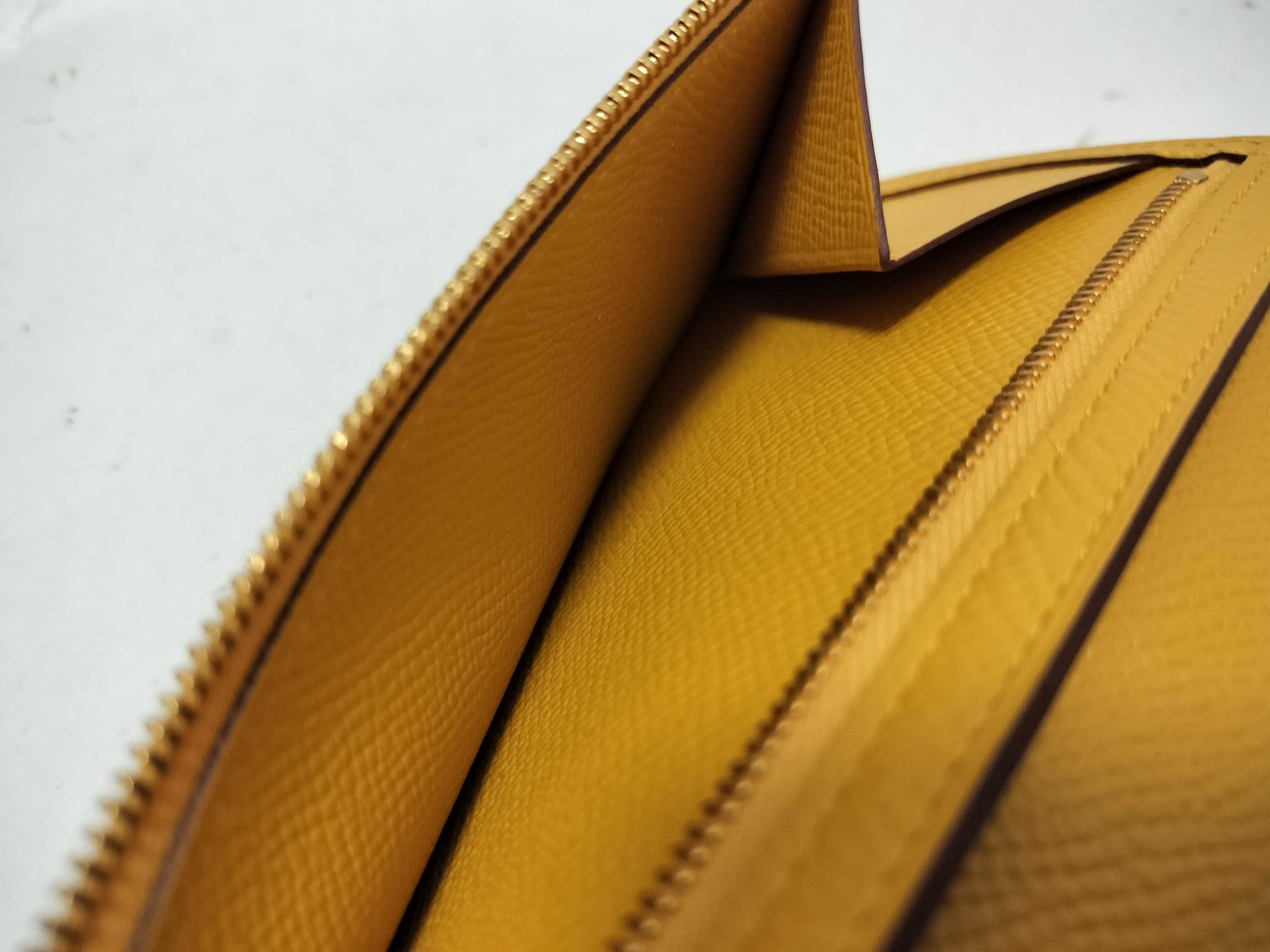 Bearn Long Wallet, Bearn Soufflé, Jaune Ambre, Veau Epsom Leather, C Stamp, Gold Hardware, Wallet — view 10