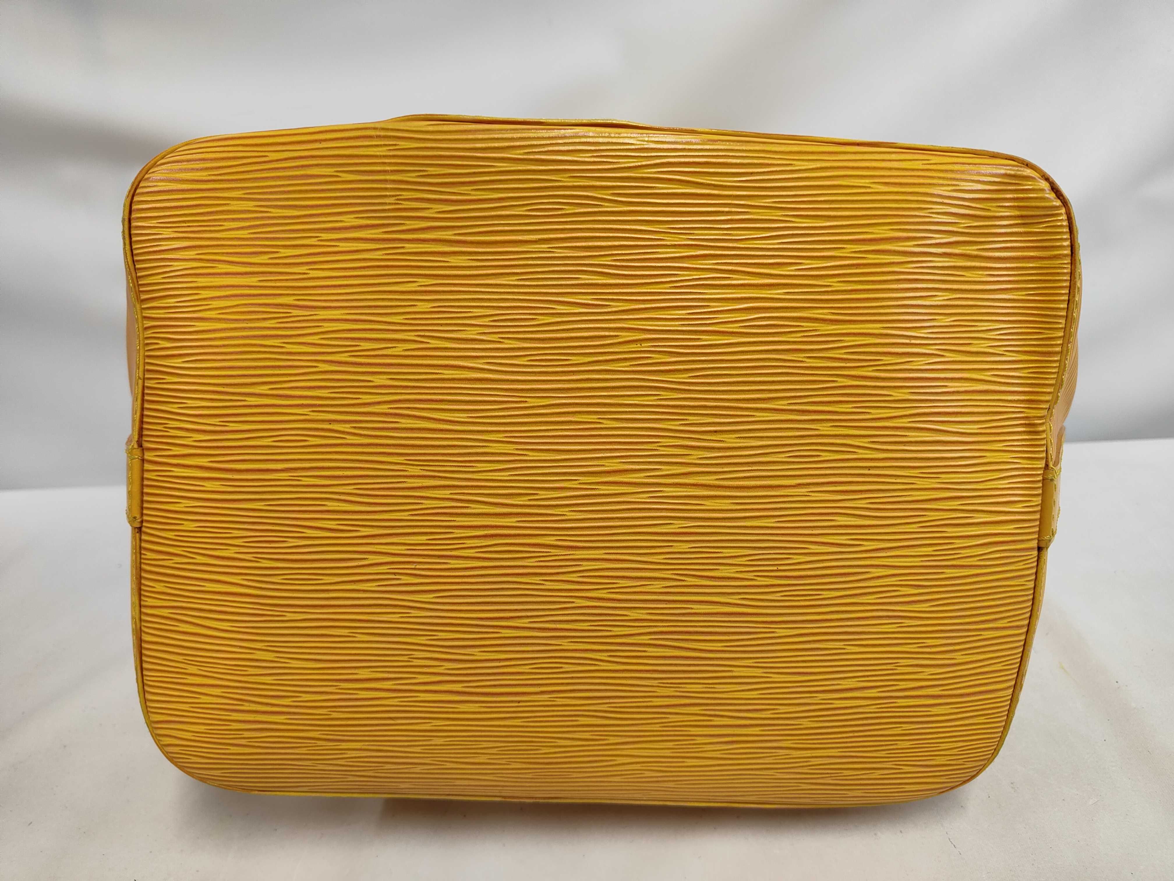Epi Petit Noé Shoulder Bag — view 4