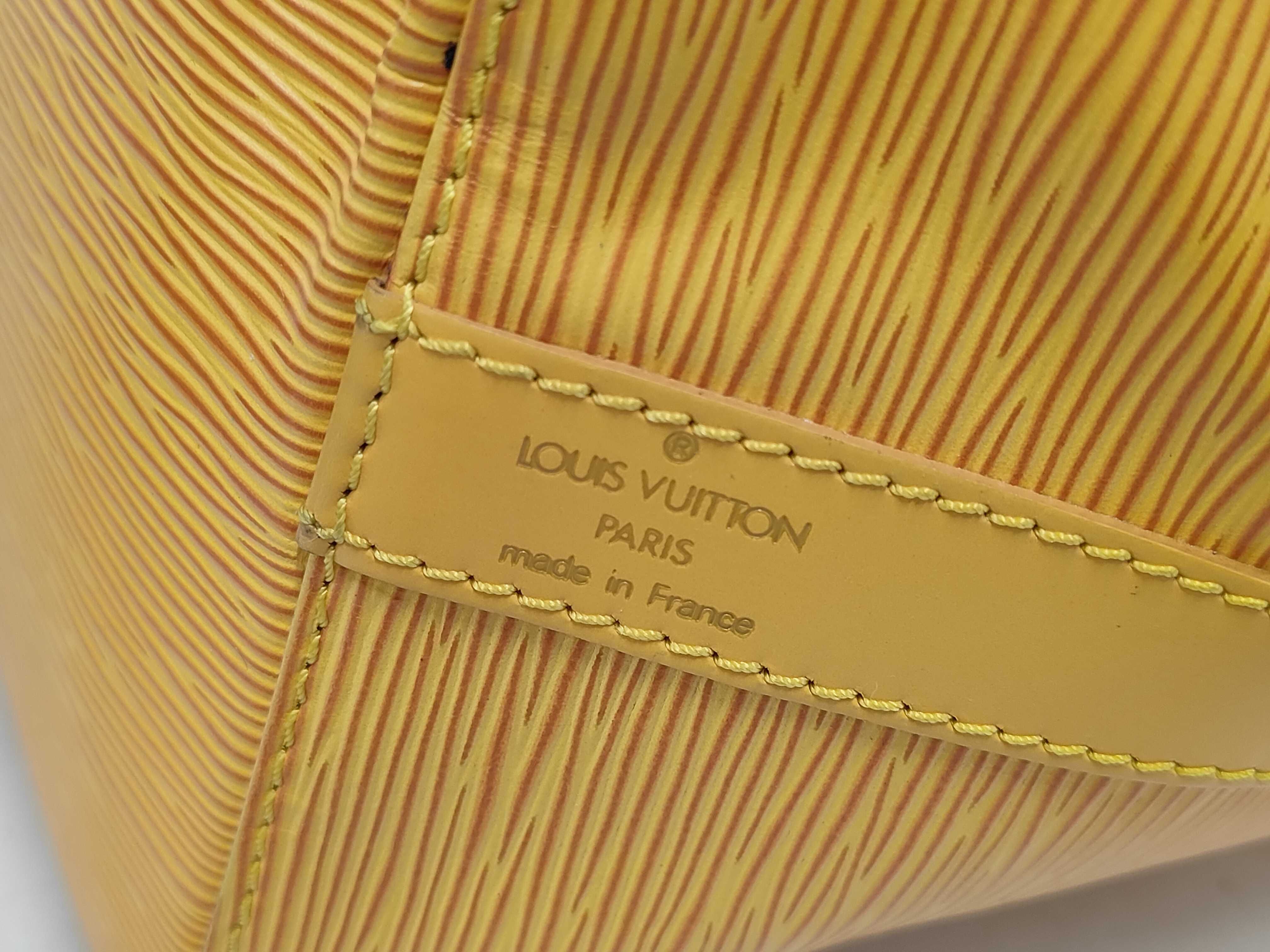 Epi Petit Noé Shoulder Bag — view 8