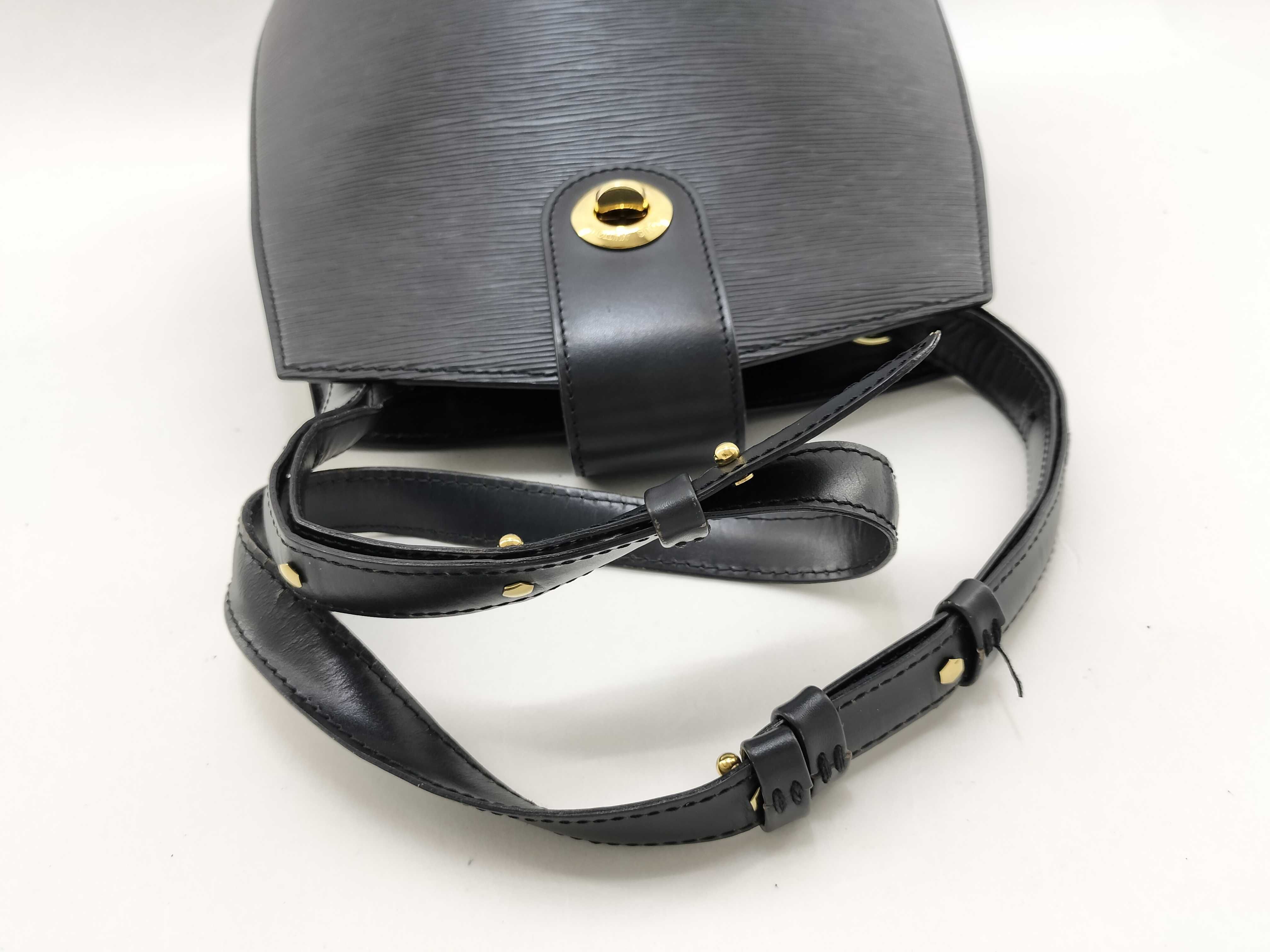 Epi Leather Cluny M52252 Shoulder Bag, Black Epi Leather Shoulder Bag — view 9