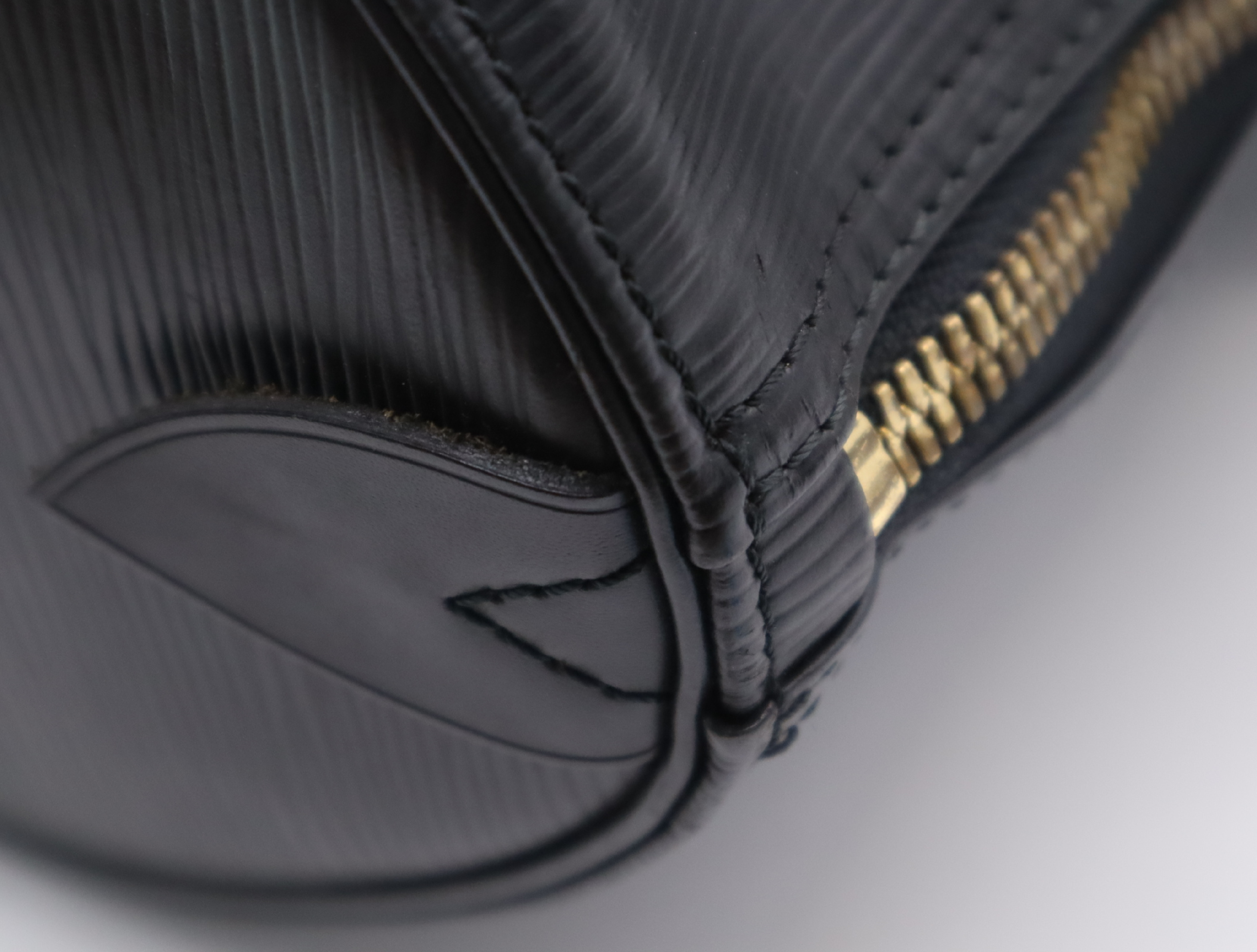 M59062 Epi Keepall 45 Noir Boston Bag — view 8