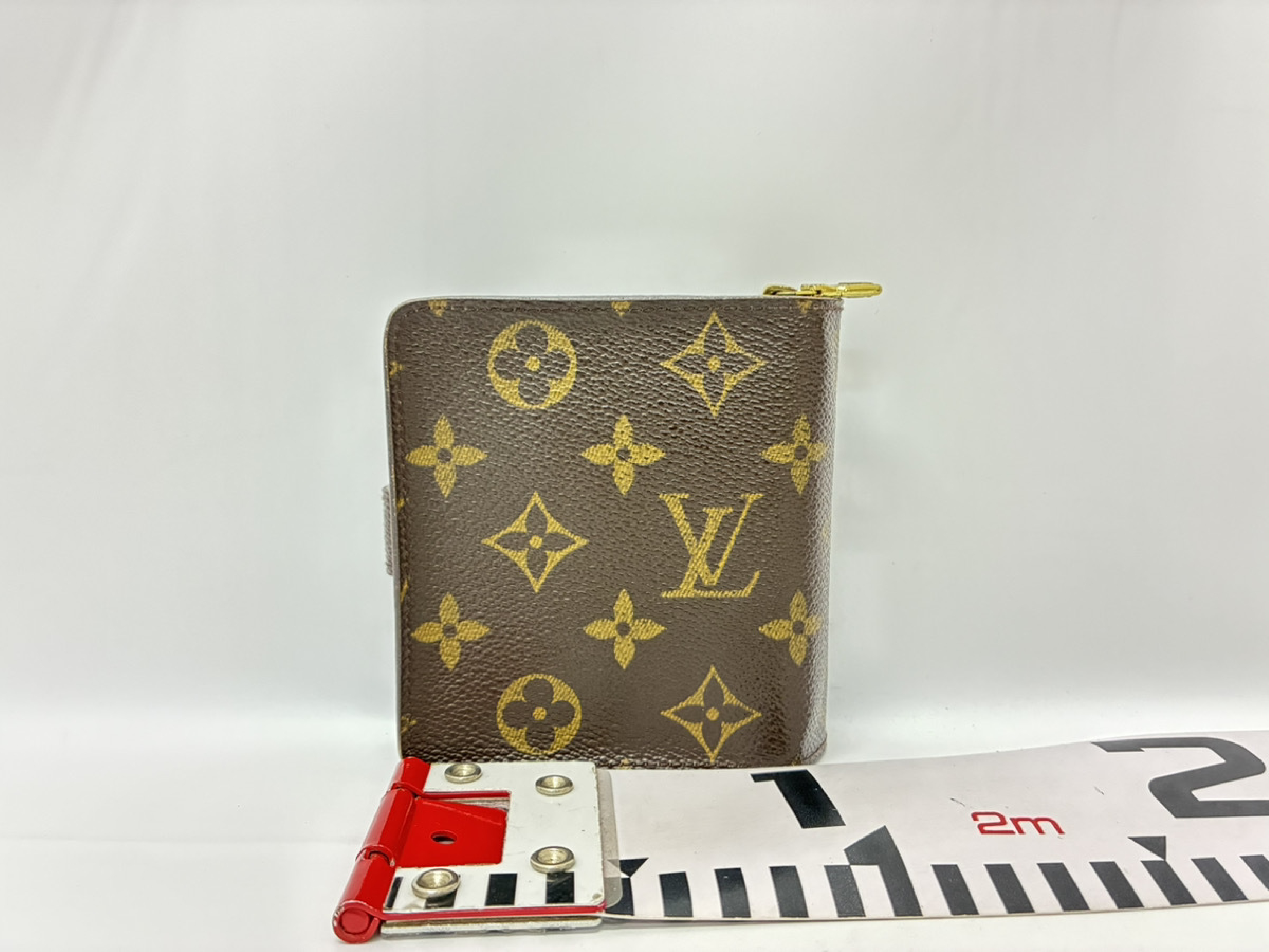 Compact Zip Wallet M61667 — view 2