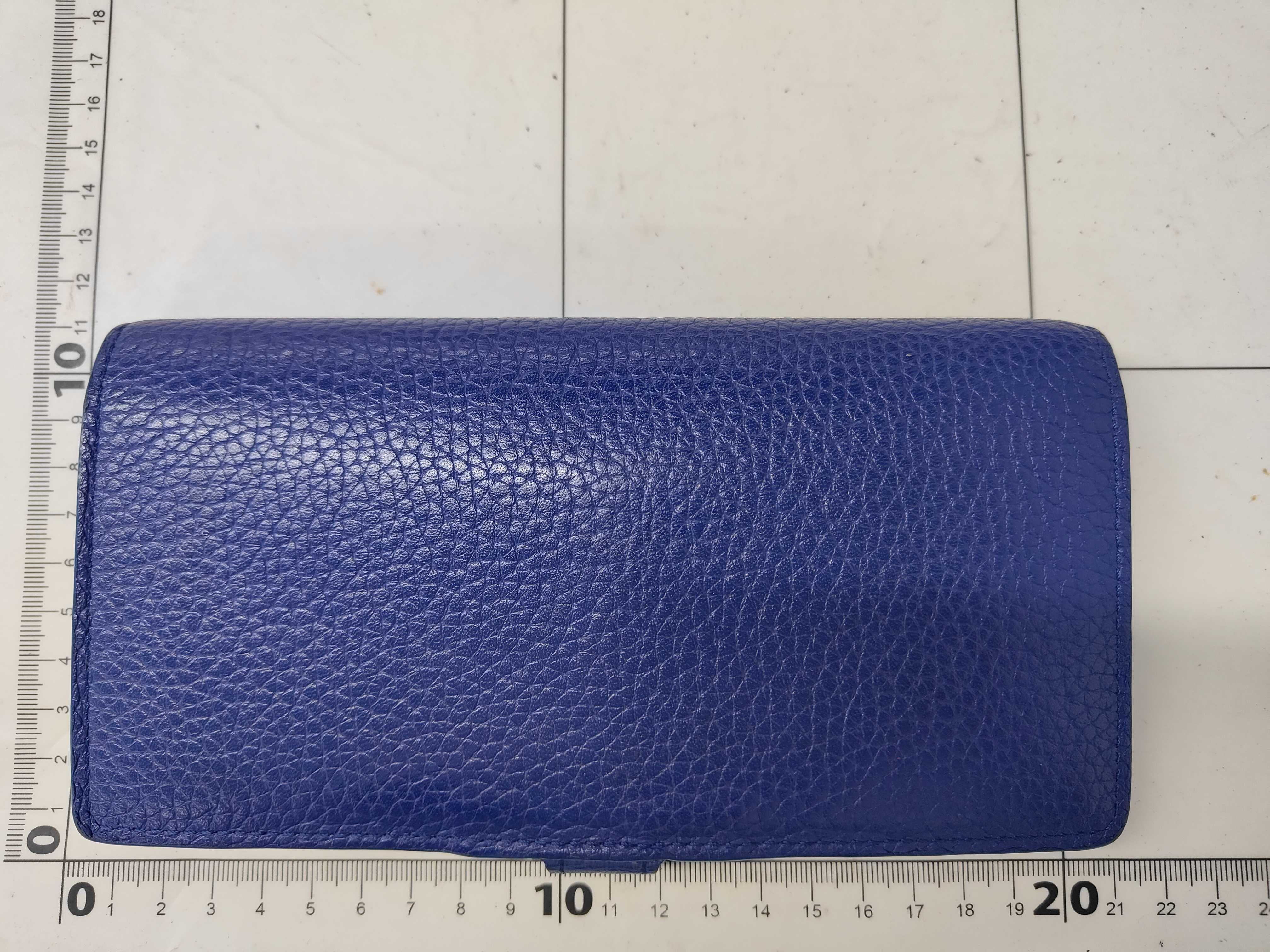 Taurillon LV Vertical Wallet M82441 RFID with initials — view 2