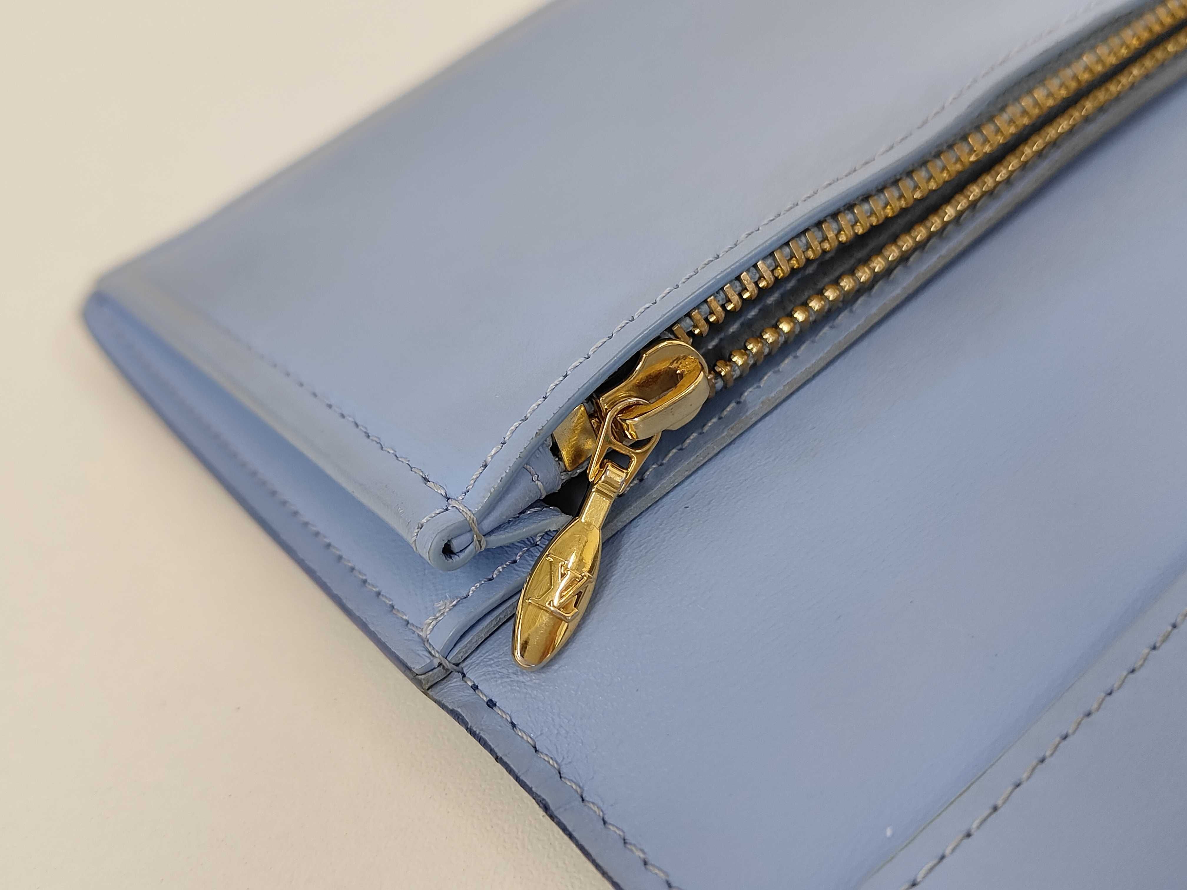 Taurillon LV Vertical Wallet M82441 RFID with initials — view 9