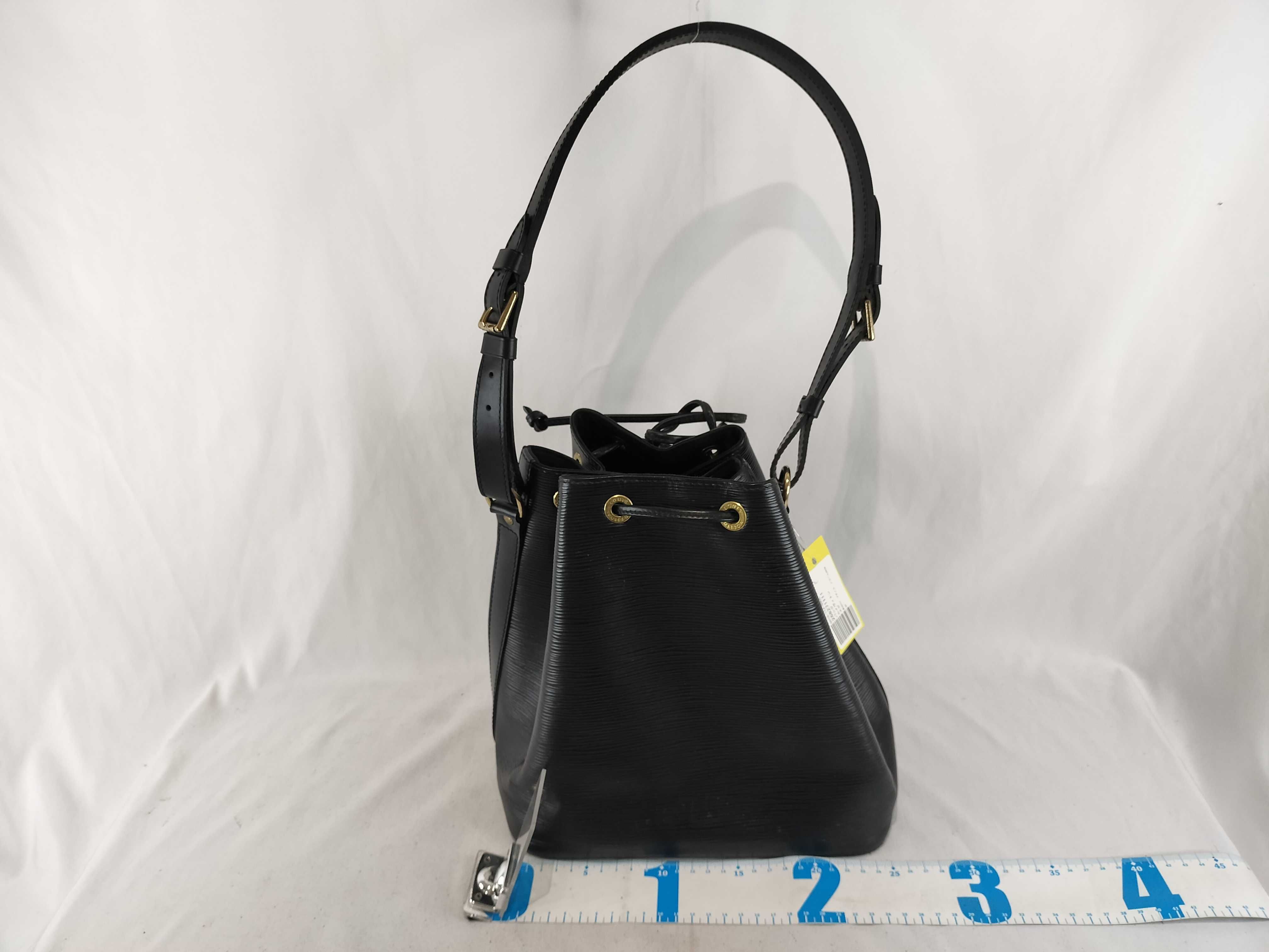 Epi M59012 Petit Noé Noir Shoulder Bag — view 2