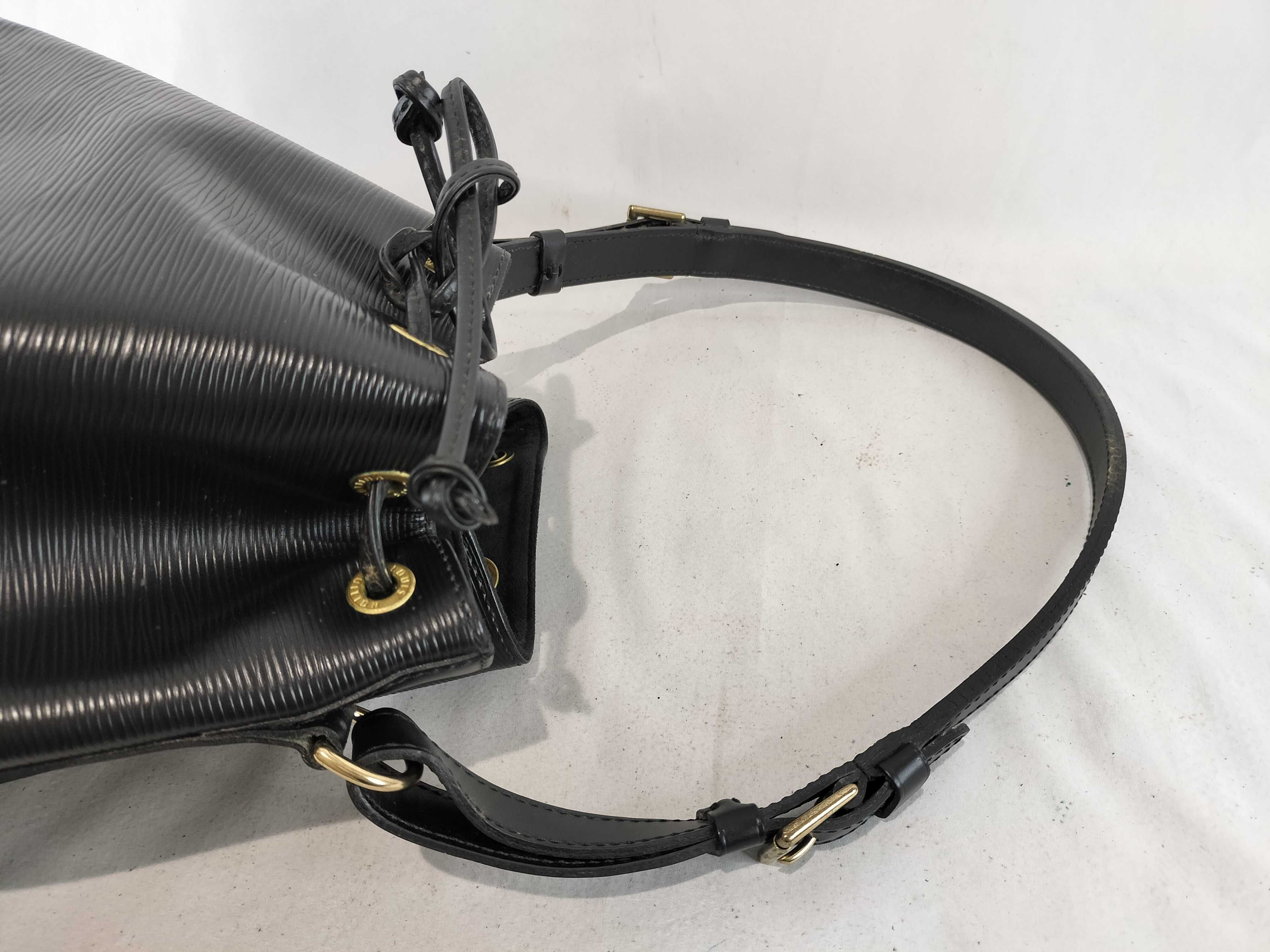 Epi M59012 Petit Noé Noir Shoulder Bag — view 3