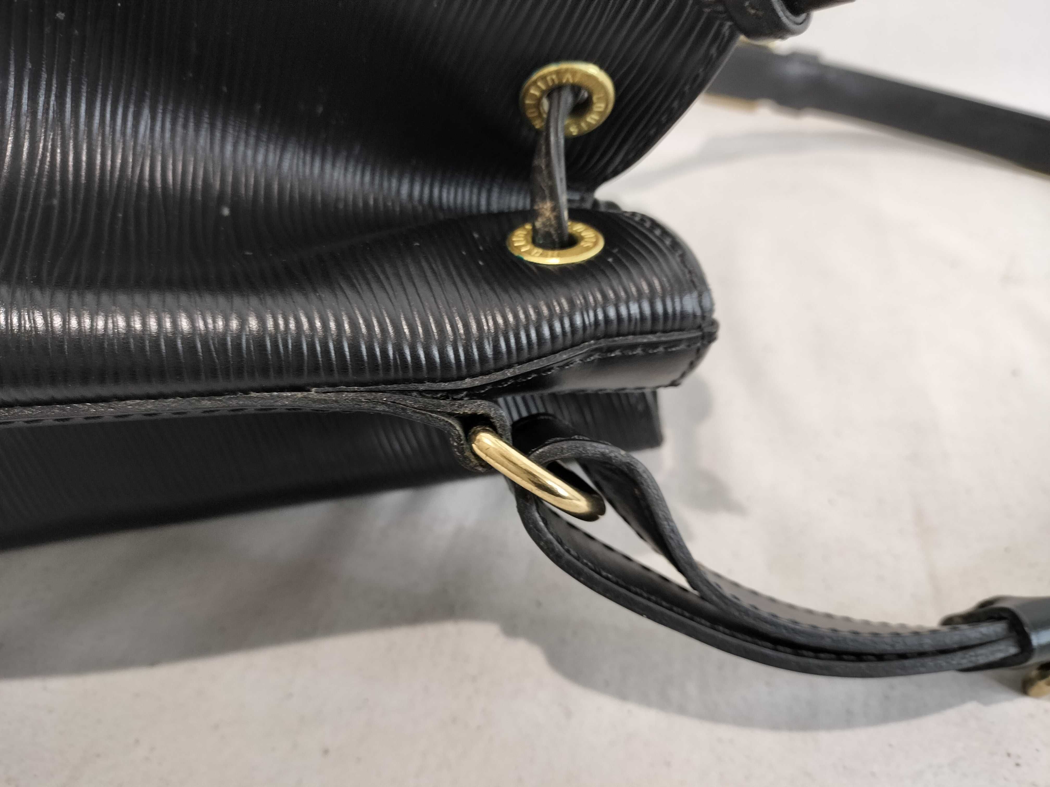 Epi M59012 Petit Noé Noir Shoulder Bag — view 5