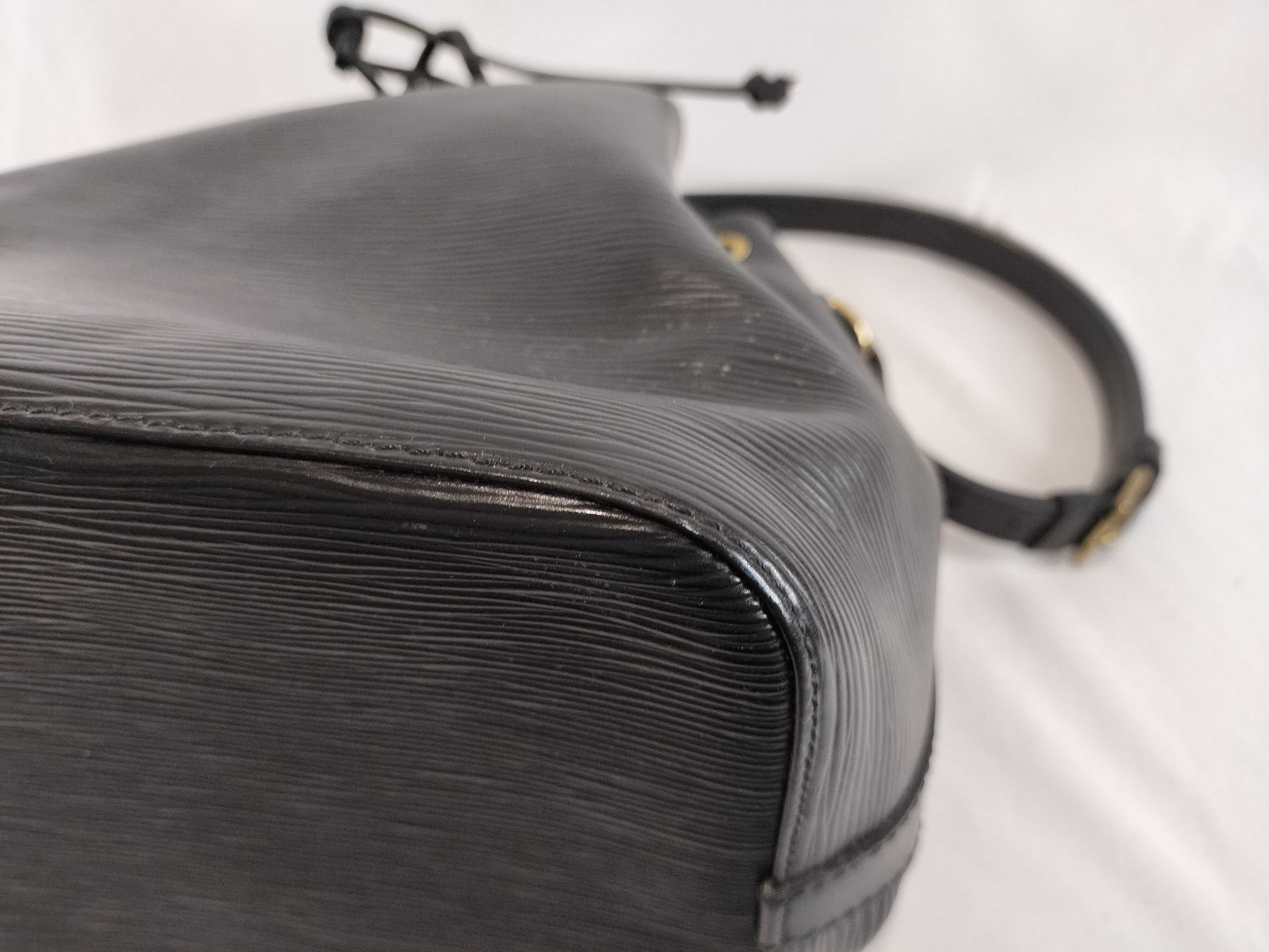 Epi M59012 Petit Noé Noir Shoulder Bag — view 6