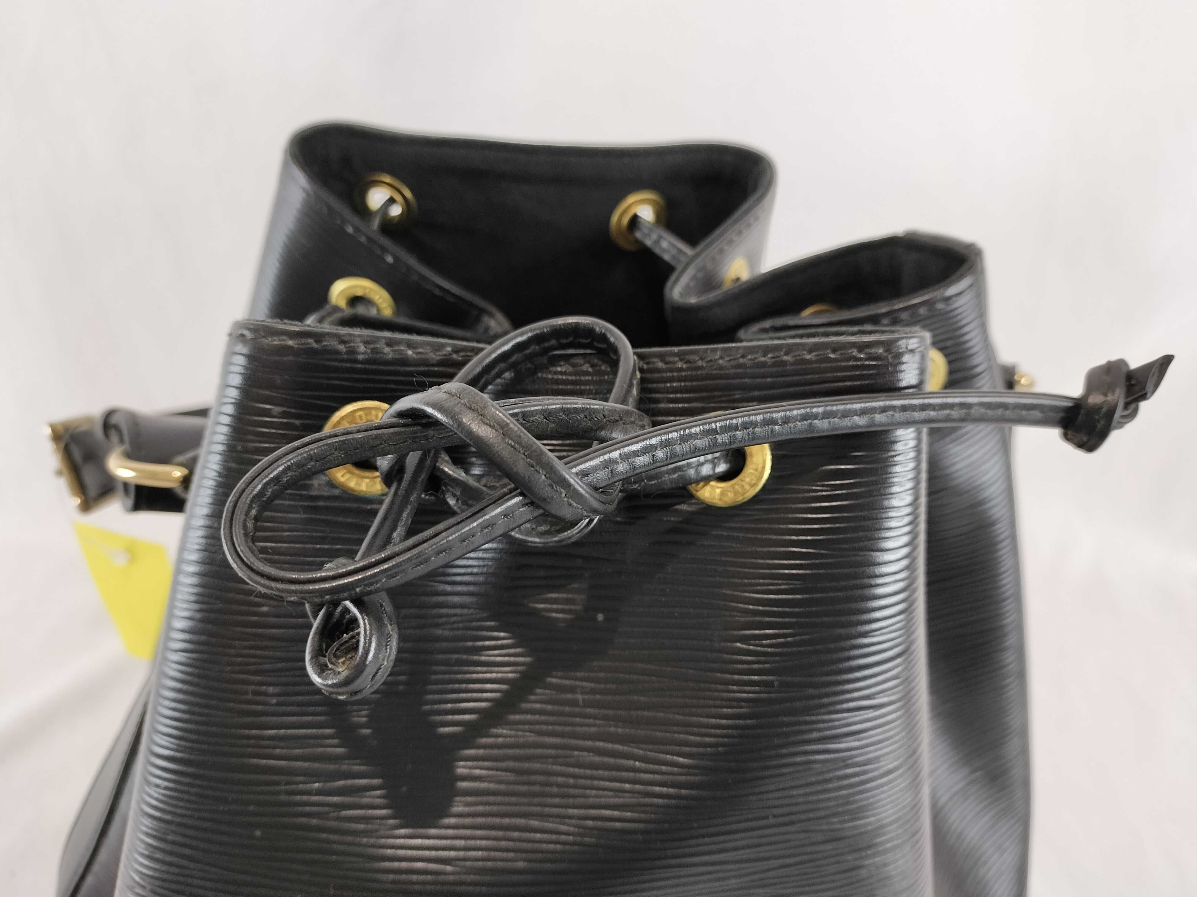 Epi M59012 Petit Noé Noir Shoulder Bag — view 8