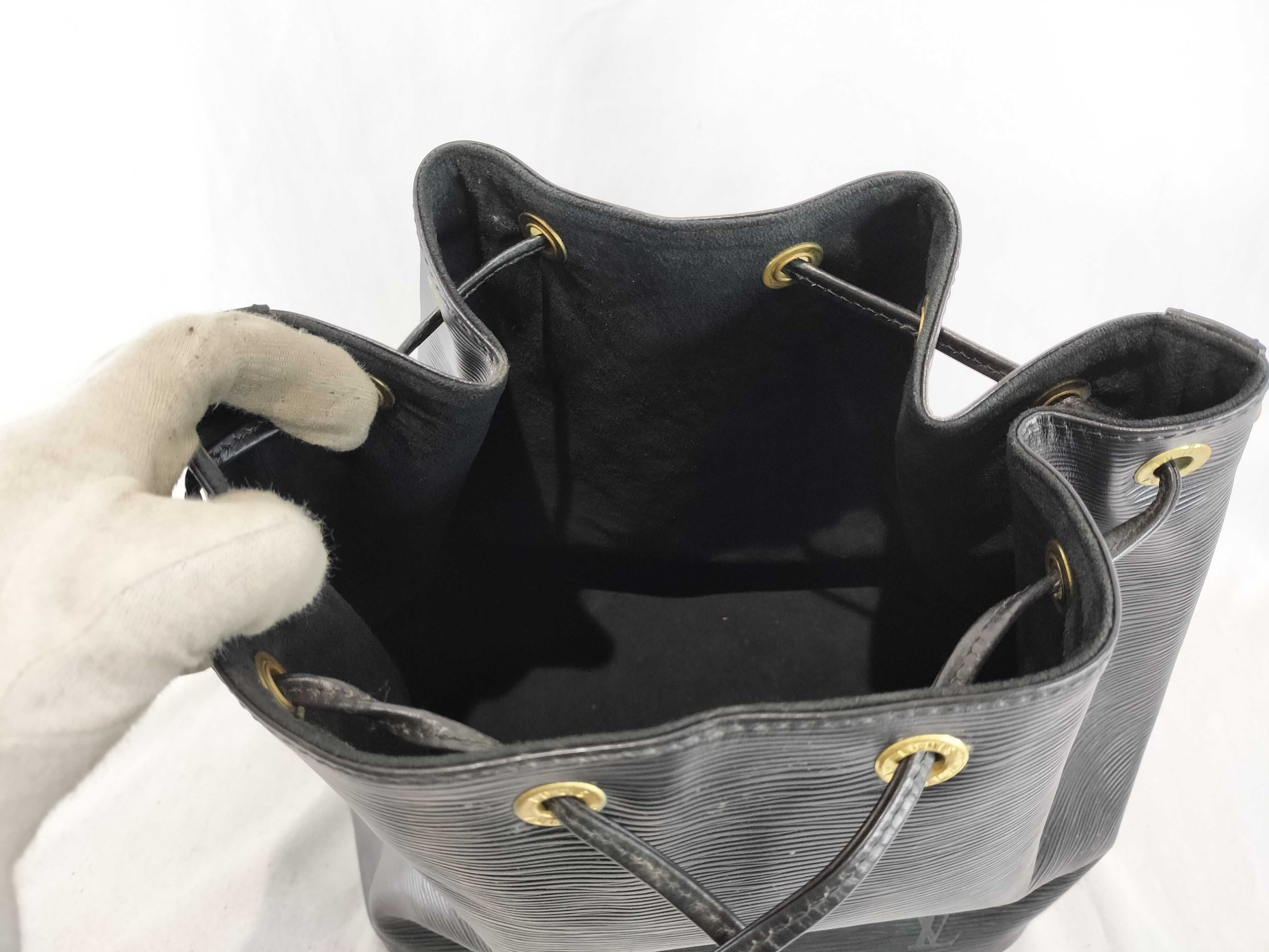 Epi M59012 Petit Noé Noir Shoulder Bag — view 9