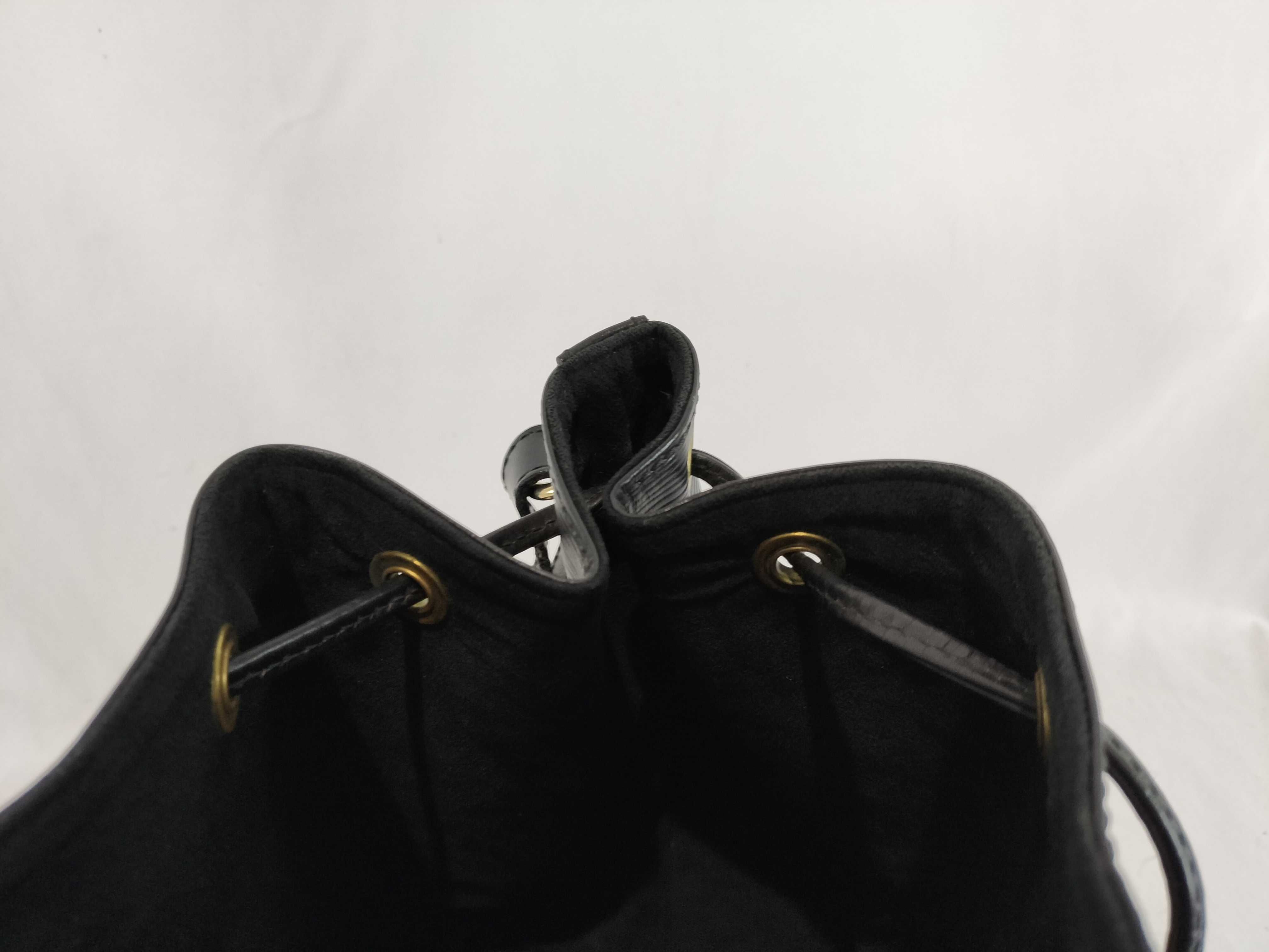 Epi M59012 Petit Noé Noir Shoulder Bag — view 10