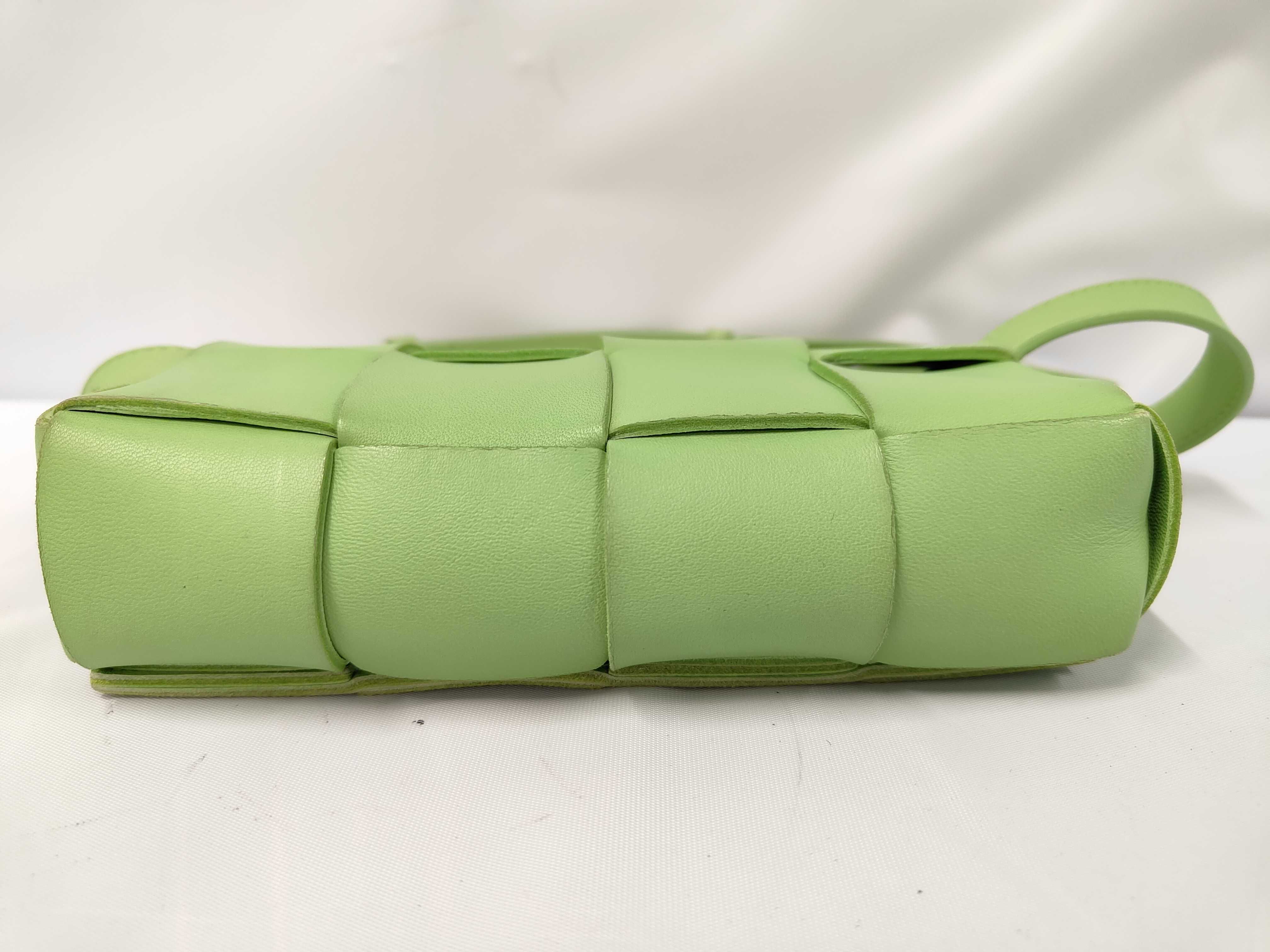Maxi Intrecciato Cassette Bag Shoulder Bag — view 3