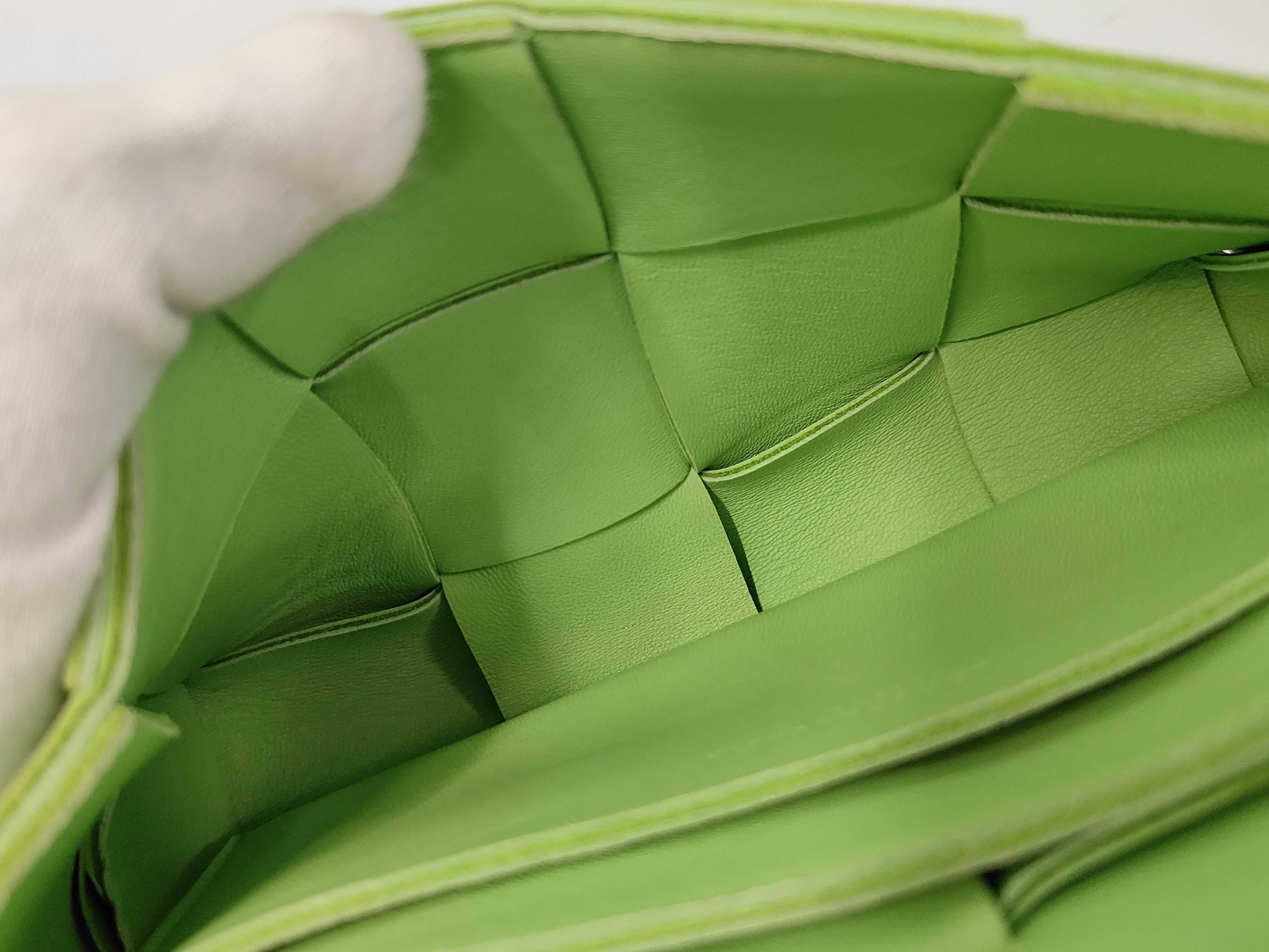 Maxi Intrecciato Cassette Bag Shoulder Bag — view 9
