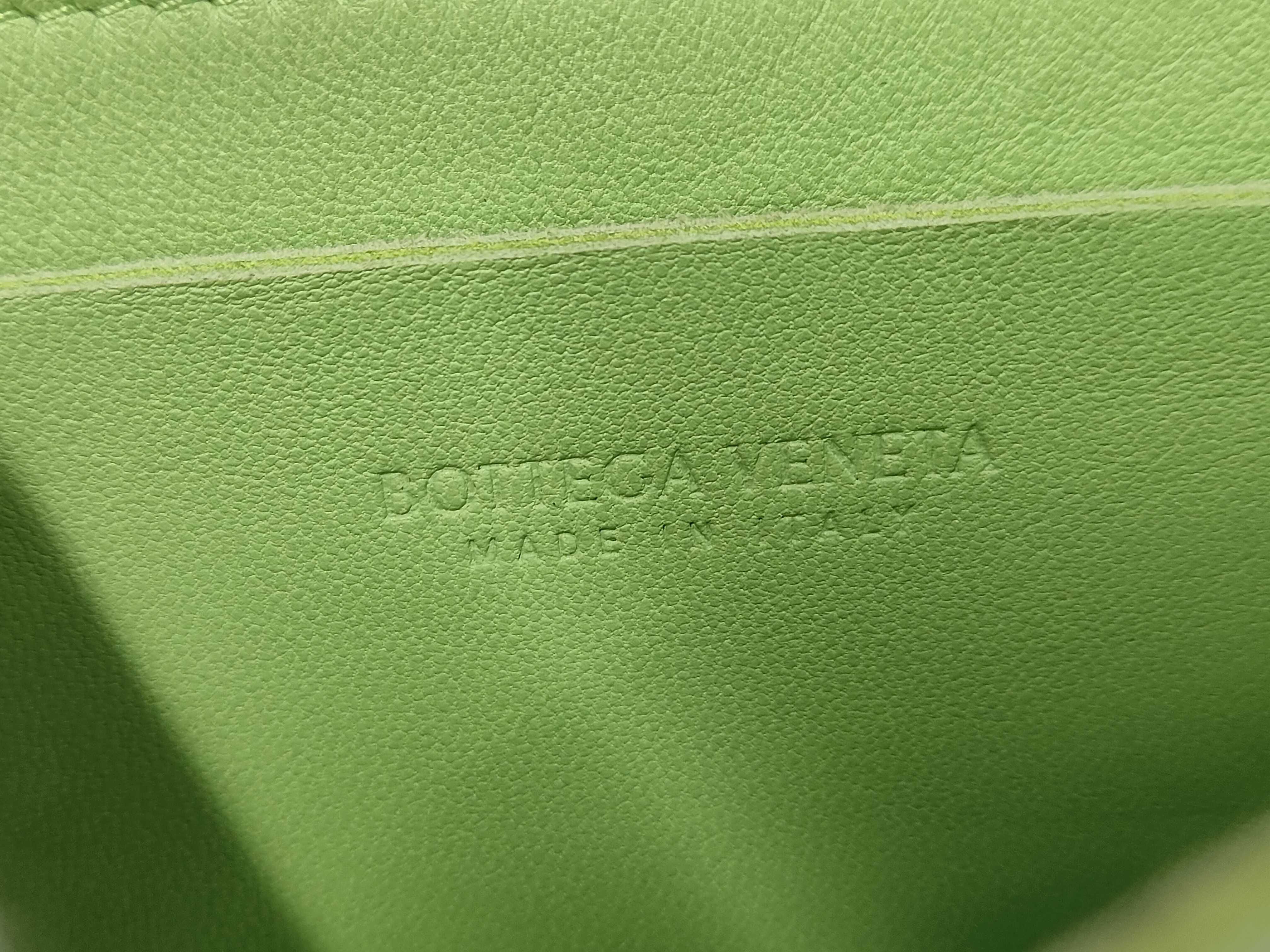 Maxi Intrecciato Cassette Bag Shoulder Bag — view 10