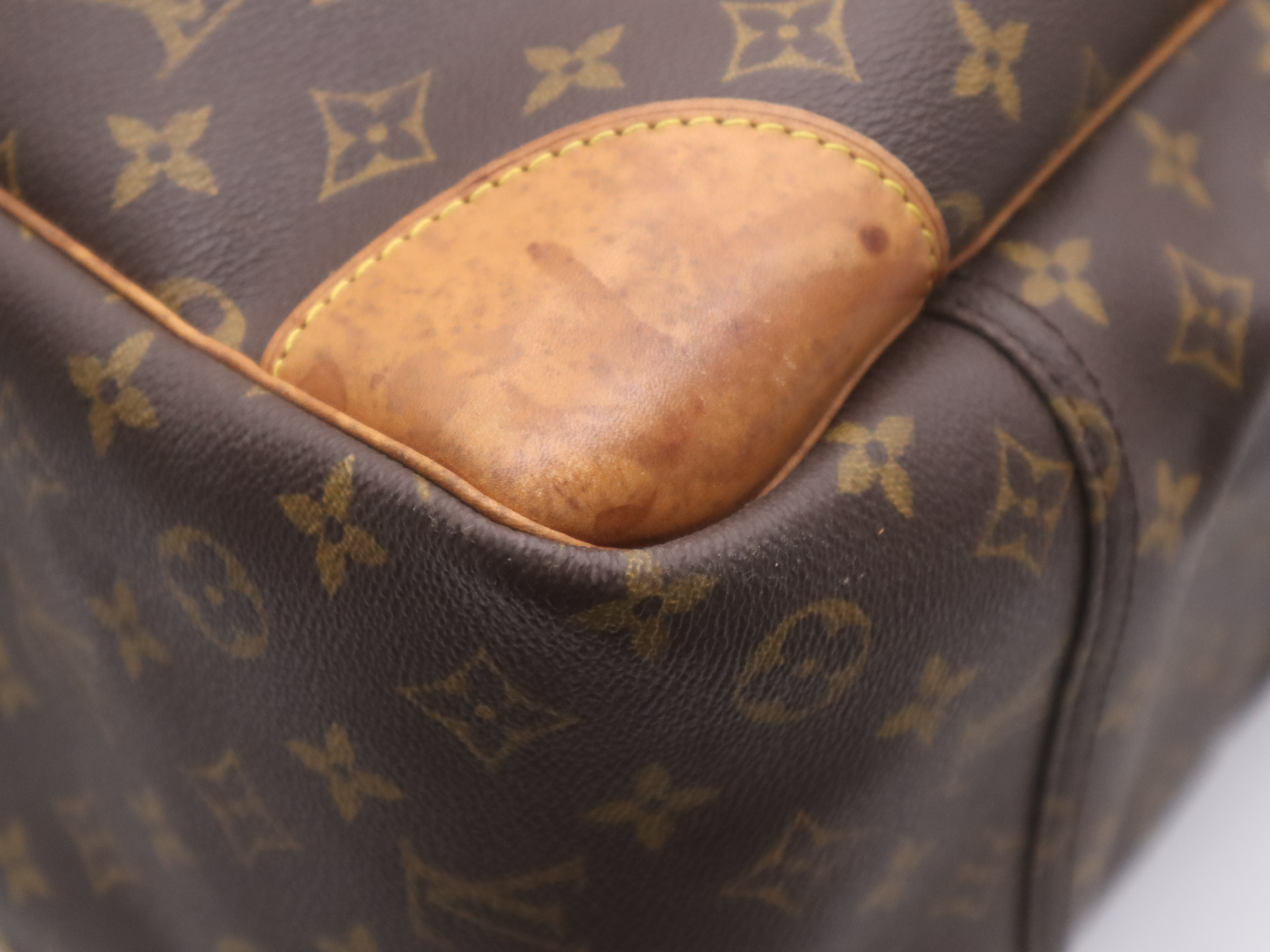 M41400 Monogram Sirius 70 Bag — view 11