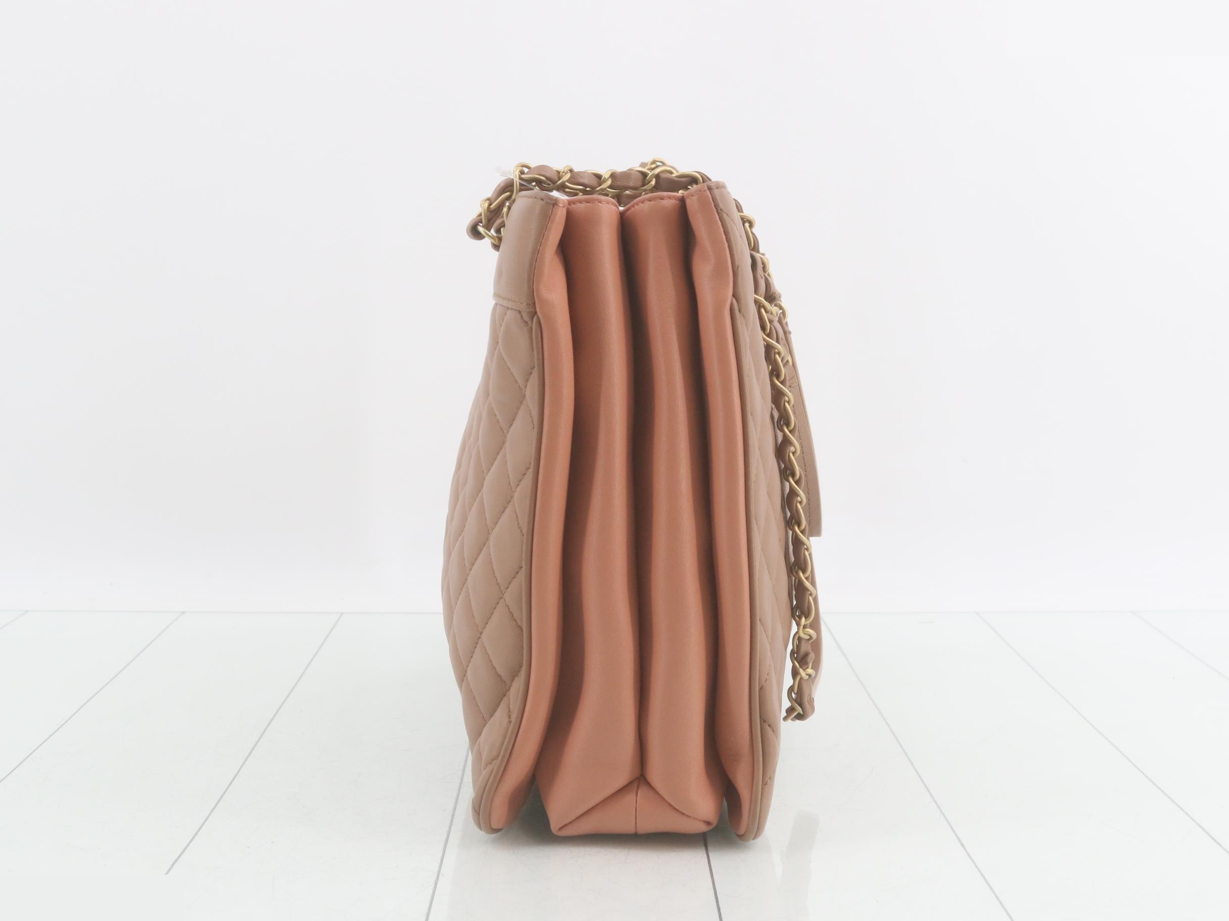 Two-tone chain tote bag, item number 25. — view 3