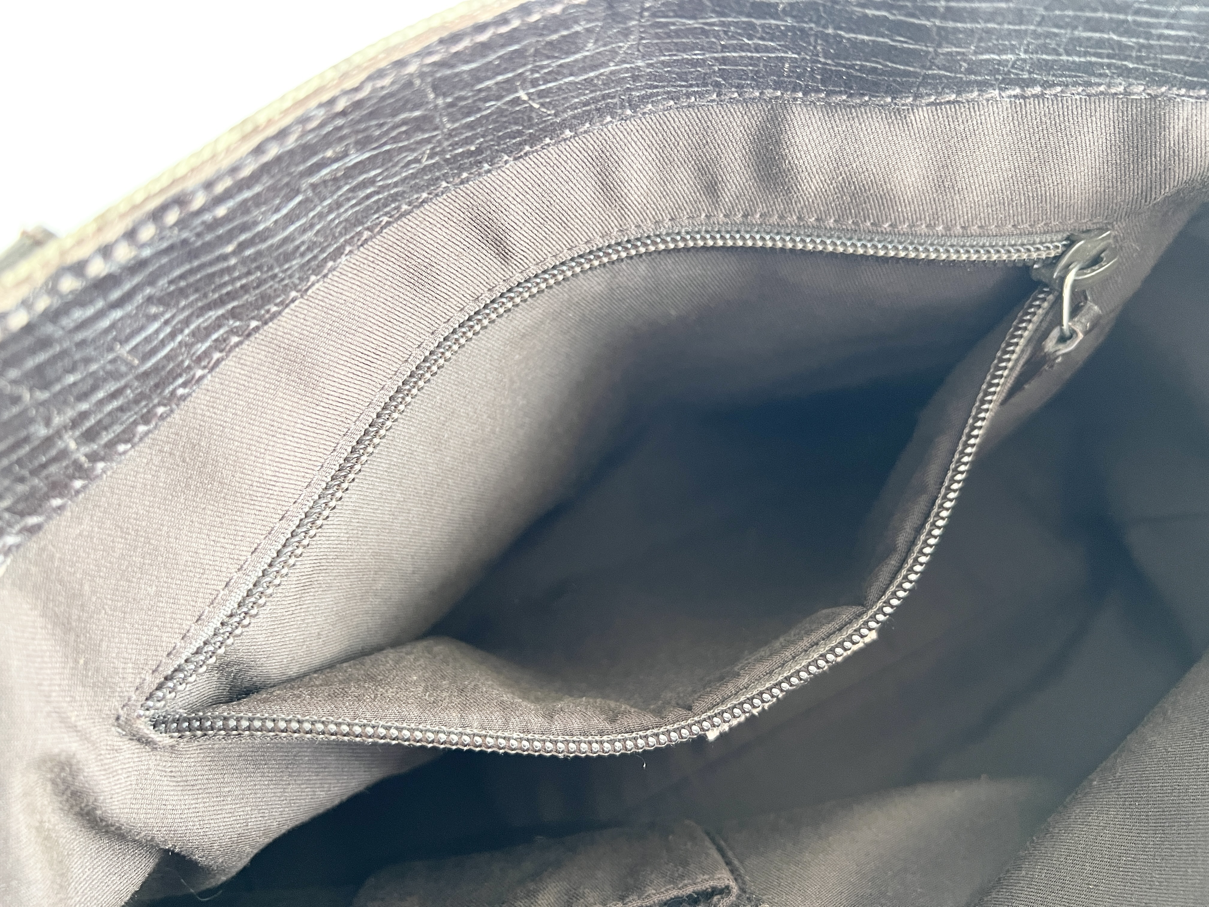 GG Supreme Logo Leather Handbag Tote Bag — view 8